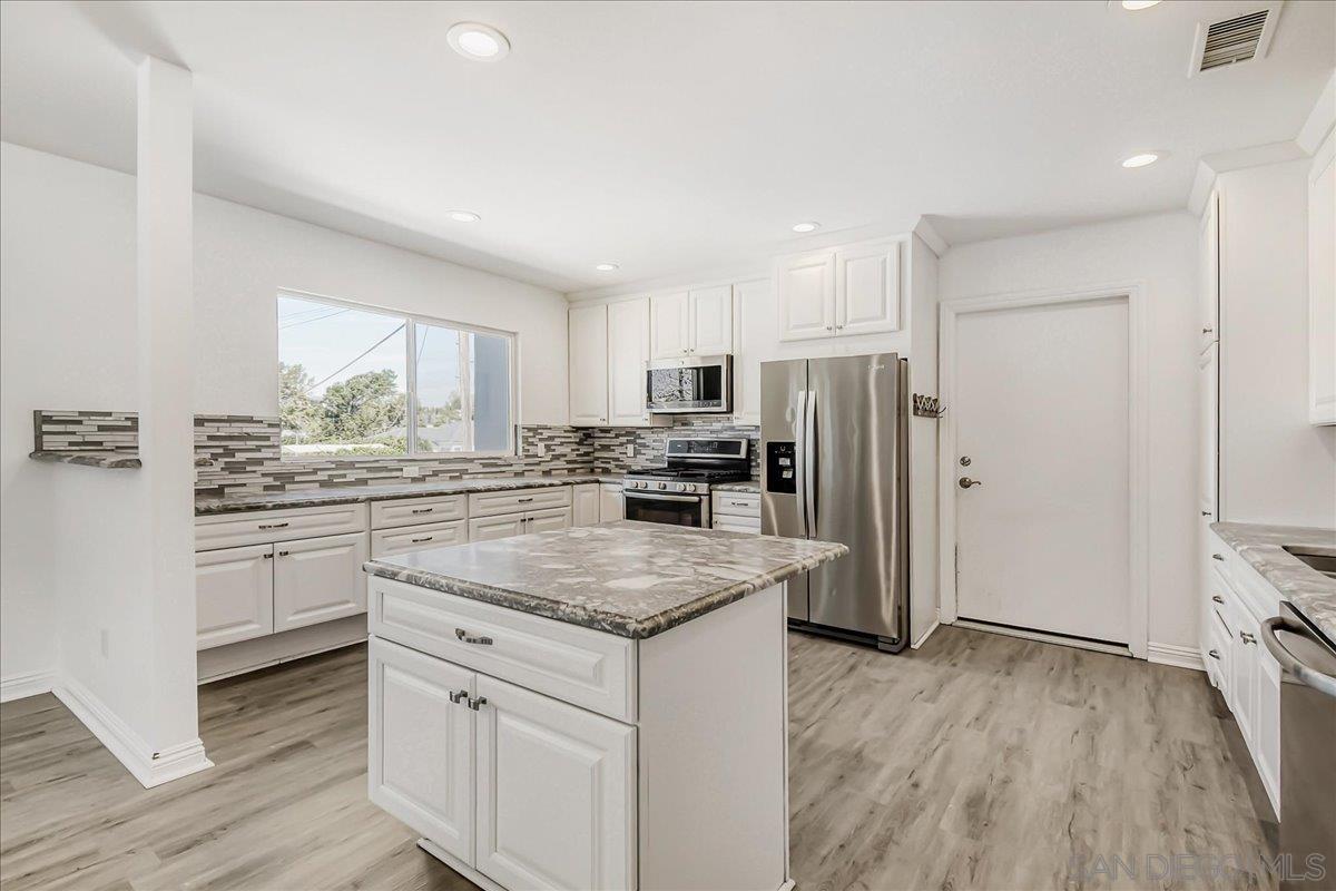 Detail Gallery Image 12 of 32 For 2679  Ferdinand Road, El Cajon,  CA 92020 - 3 Beds | 2 Baths