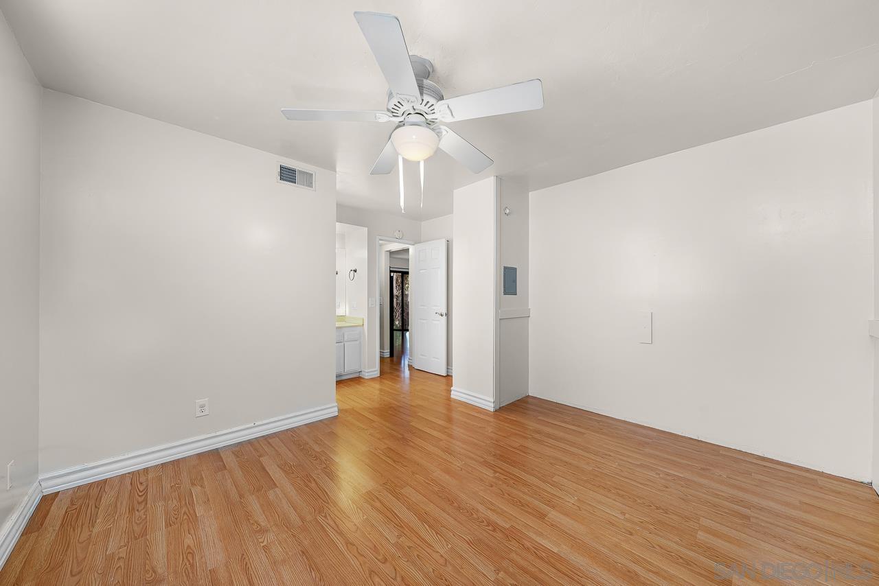 Detail Gallery Image 11 of 22 For 1257 E Grand Ave  #D,  Escondido,  CA 92027 - 2 Beds | 2 Baths