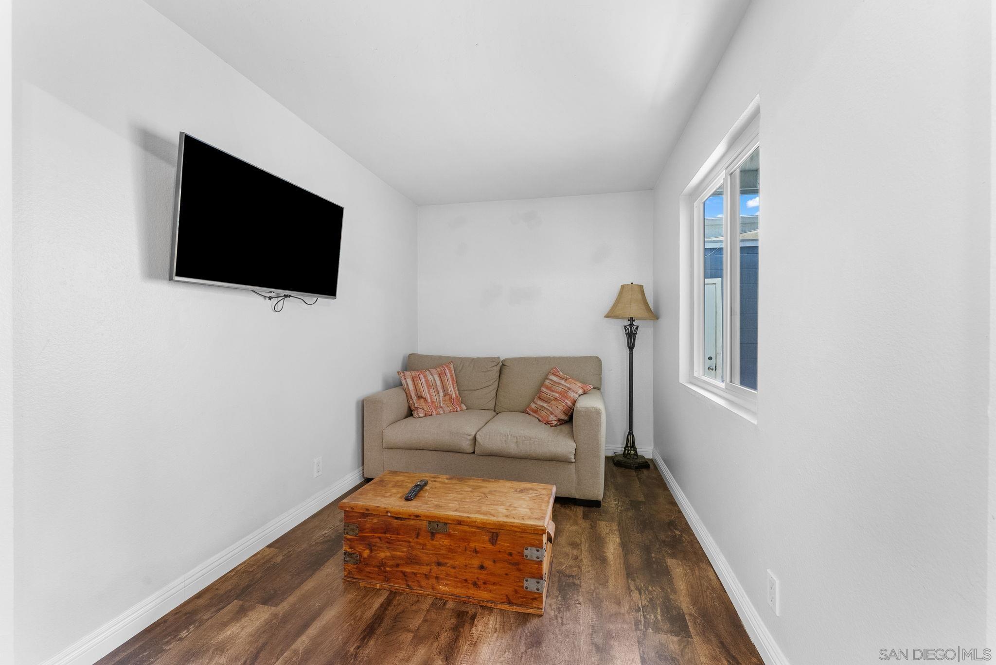 Detail Gallery Image 11 of 39 For 9401  Carlton Oaks Dr Unit E, Santee,  CA 92071 - 3 Beds | 1/1 Baths