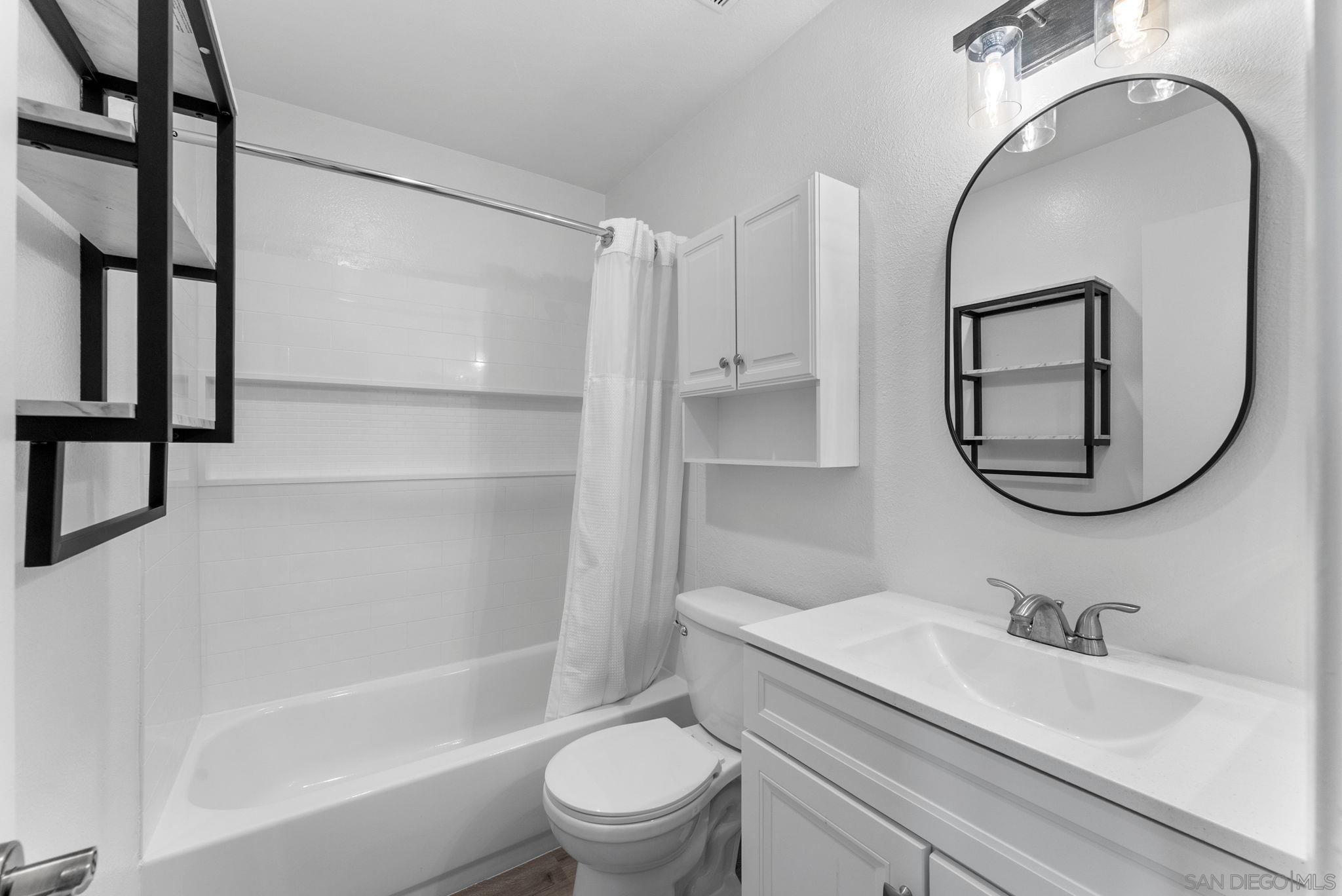 Detail Gallery Image 17 of 39 For 9401  Carlton Oaks Dr Unit E, Santee,  CA 92071 - 3 Beds | 1/1 Baths