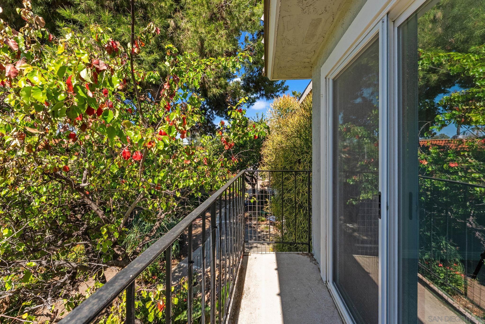 Detail Gallery Image 23 of 39 For 9401  Carlton Oaks Dr Unit E, Santee,  CA 92071 - 3 Beds | 1/1 Baths