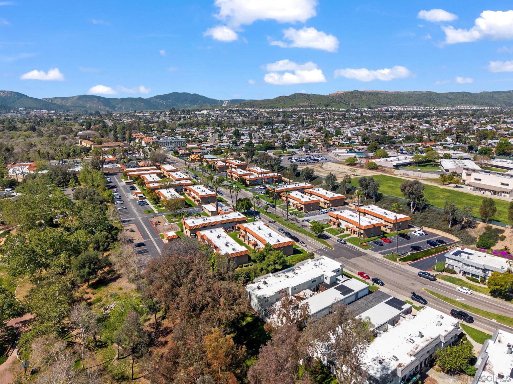 Detail Gallery Image 30 of 39 For 9401  Carlton Oaks Dr Unit E, Santee,  CA 92071 - 3 Beds | 1/1 Baths