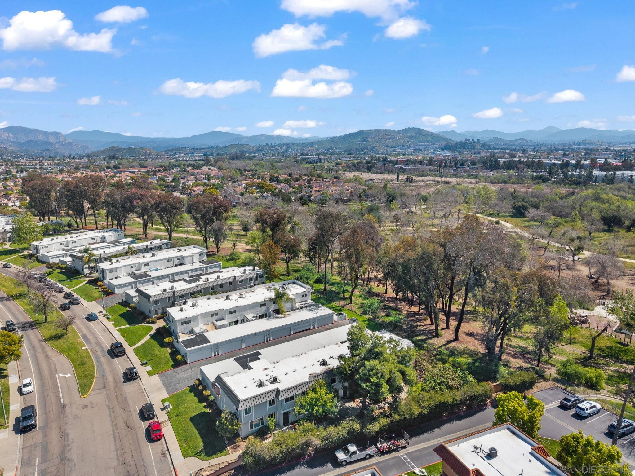 Detail Gallery Image 33 of 39 For 9401  Carlton Oaks Dr Unit E, Santee,  CA 92071 - 3 Beds | 1/1 Baths