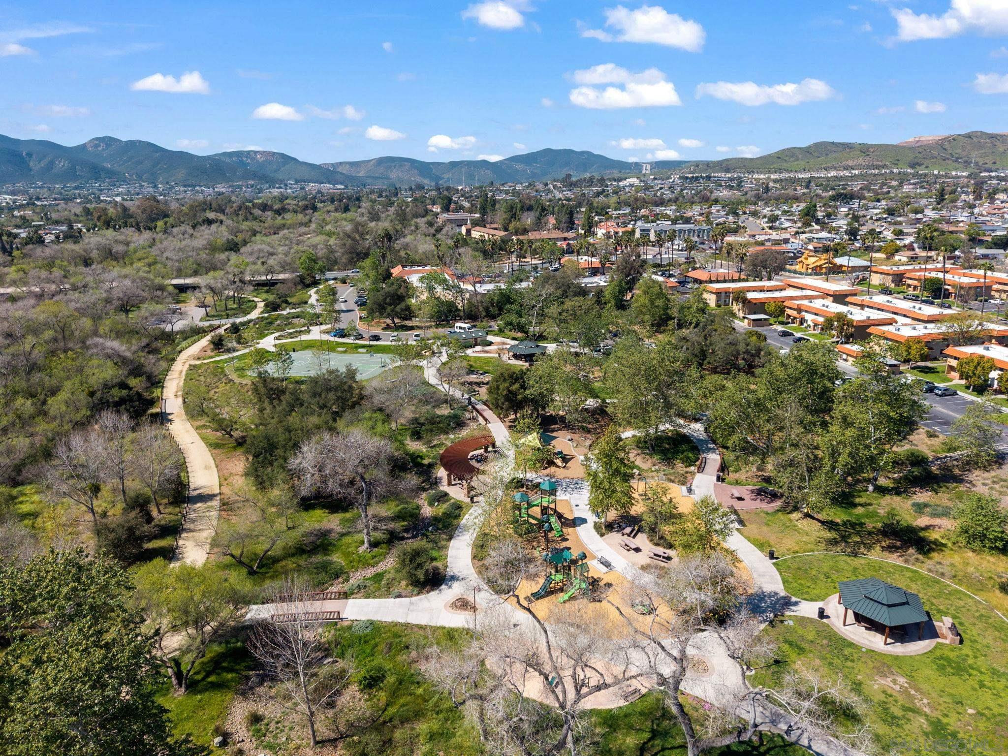 Detail Gallery Image 36 of 39 For 9401  Carlton Oaks Dr Unit E, Santee,  CA 92071 - 3 Beds | 1/1 Baths