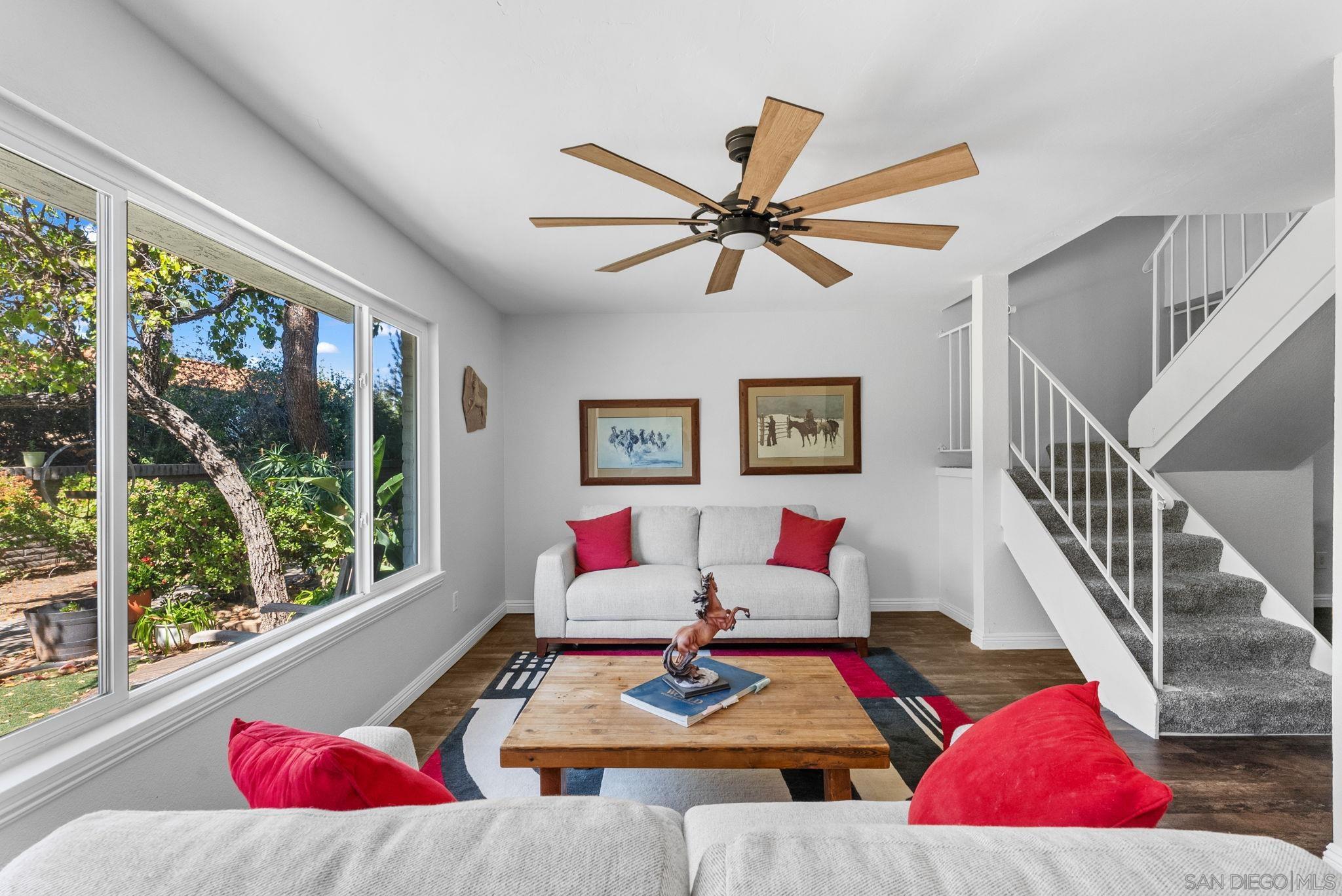 Detail Gallery Image 5 of 39 For 9401  Carlton Oaks Dr Unit E, Santee,  CA 92071 - 3 Beds | 1/1 Baths