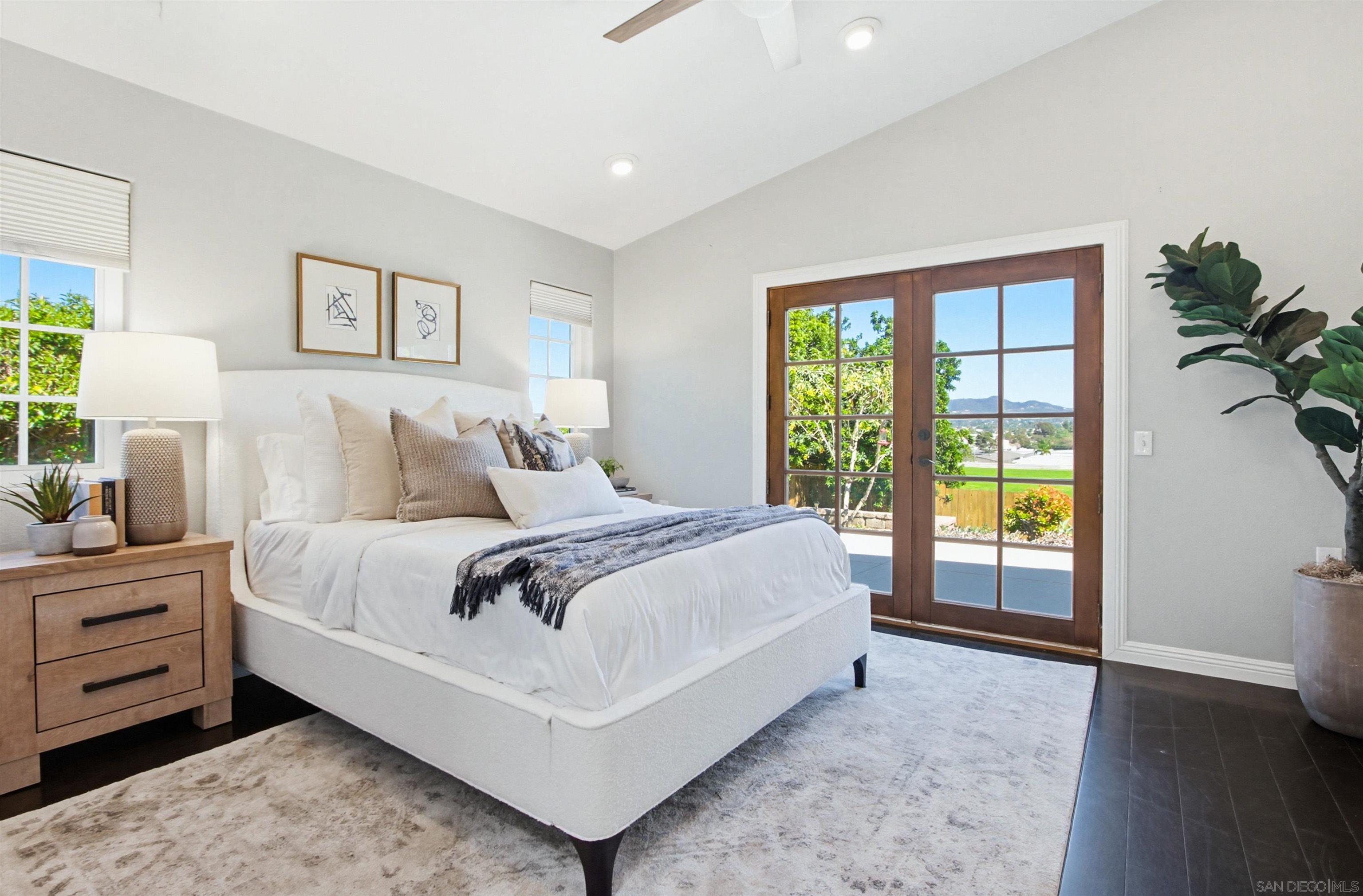 Detail Gallery Image 12 of 42 For 810  Anns Way, Vista,  CA 92083 - 4 Beds | 3 Baths