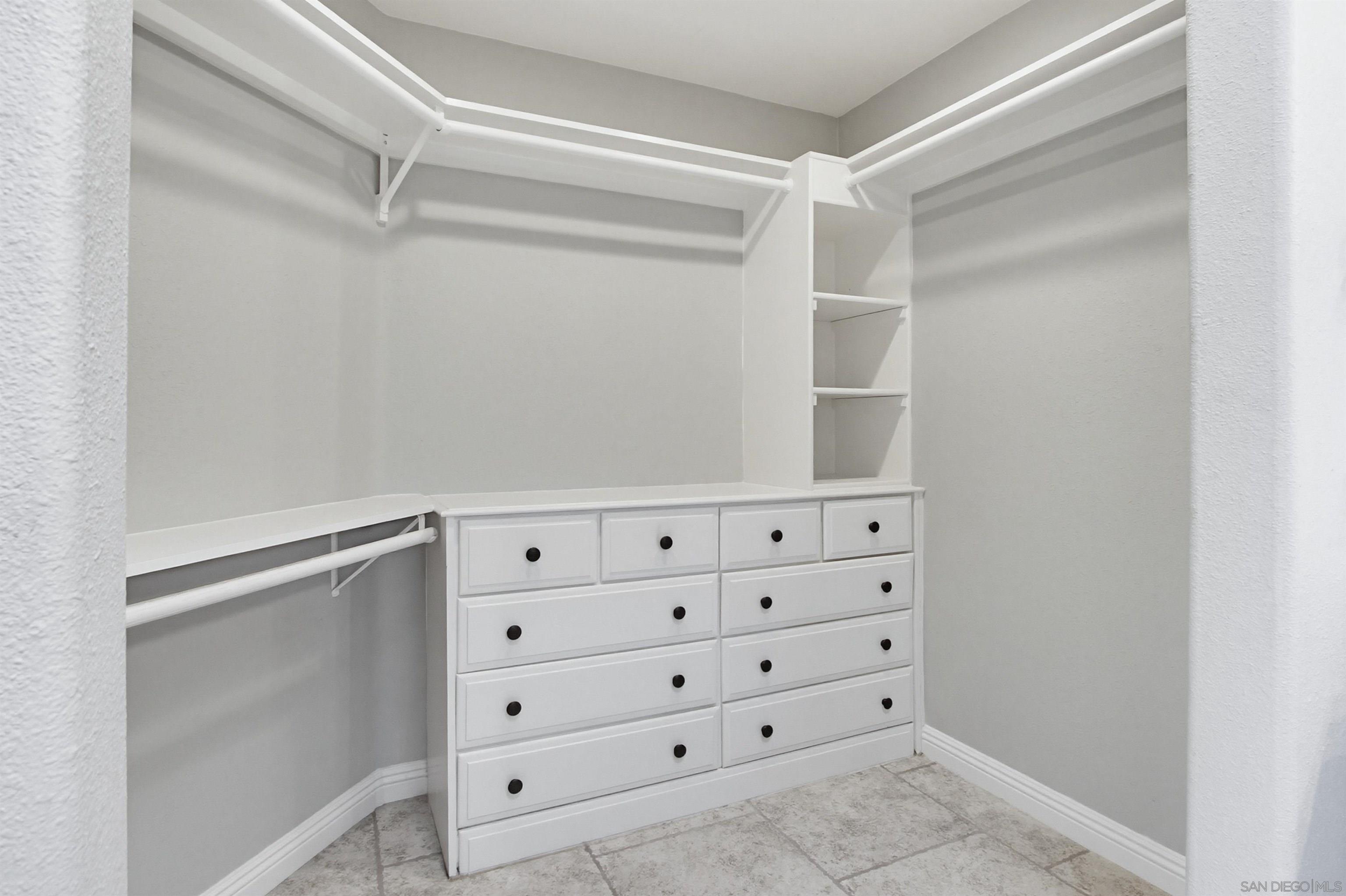 Detail Gallery Image 18 of 42 For 810  Anns Way, Vista,  CA 92083 - 4 Beds | 3 Baths