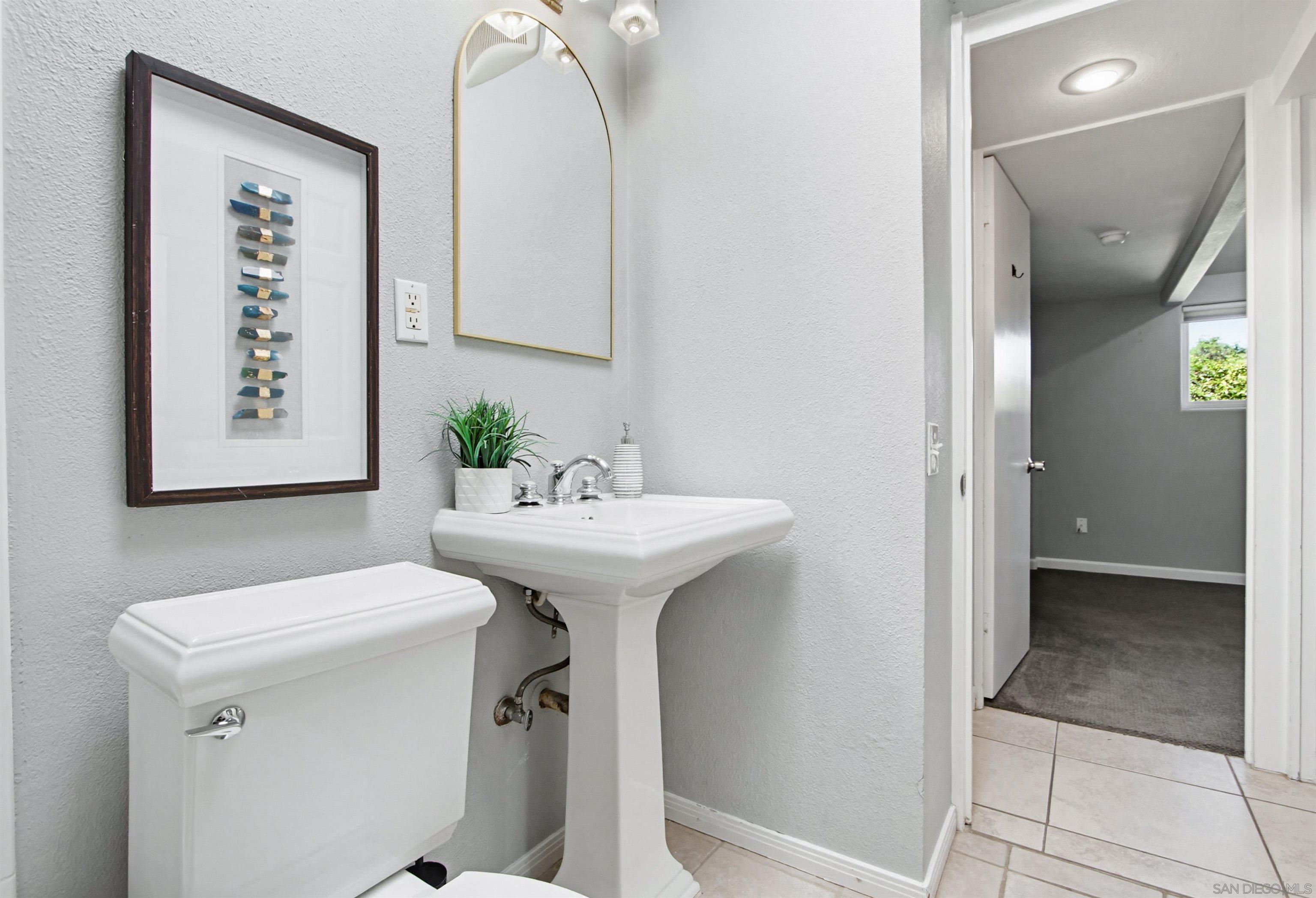 Detail Gallery Image 22 of 42 For 810  Anns Way, Vista,  CA 92083 - 4 Beds | 3 Baths