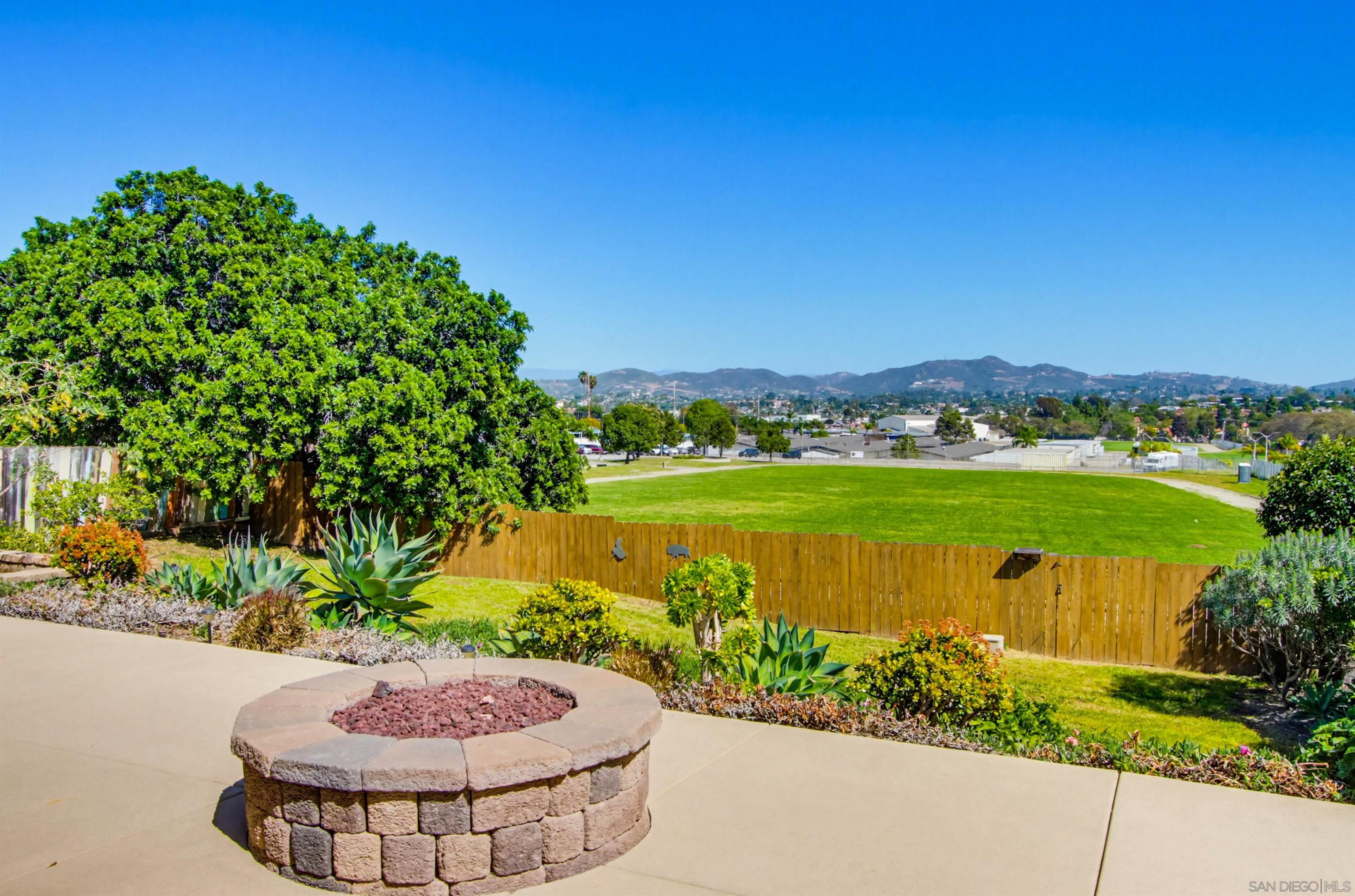 Detail Gallery Image 30 of 42 For 810  Anns Way, Vista,  CA 92083 - 4 Beds | 3 Baths