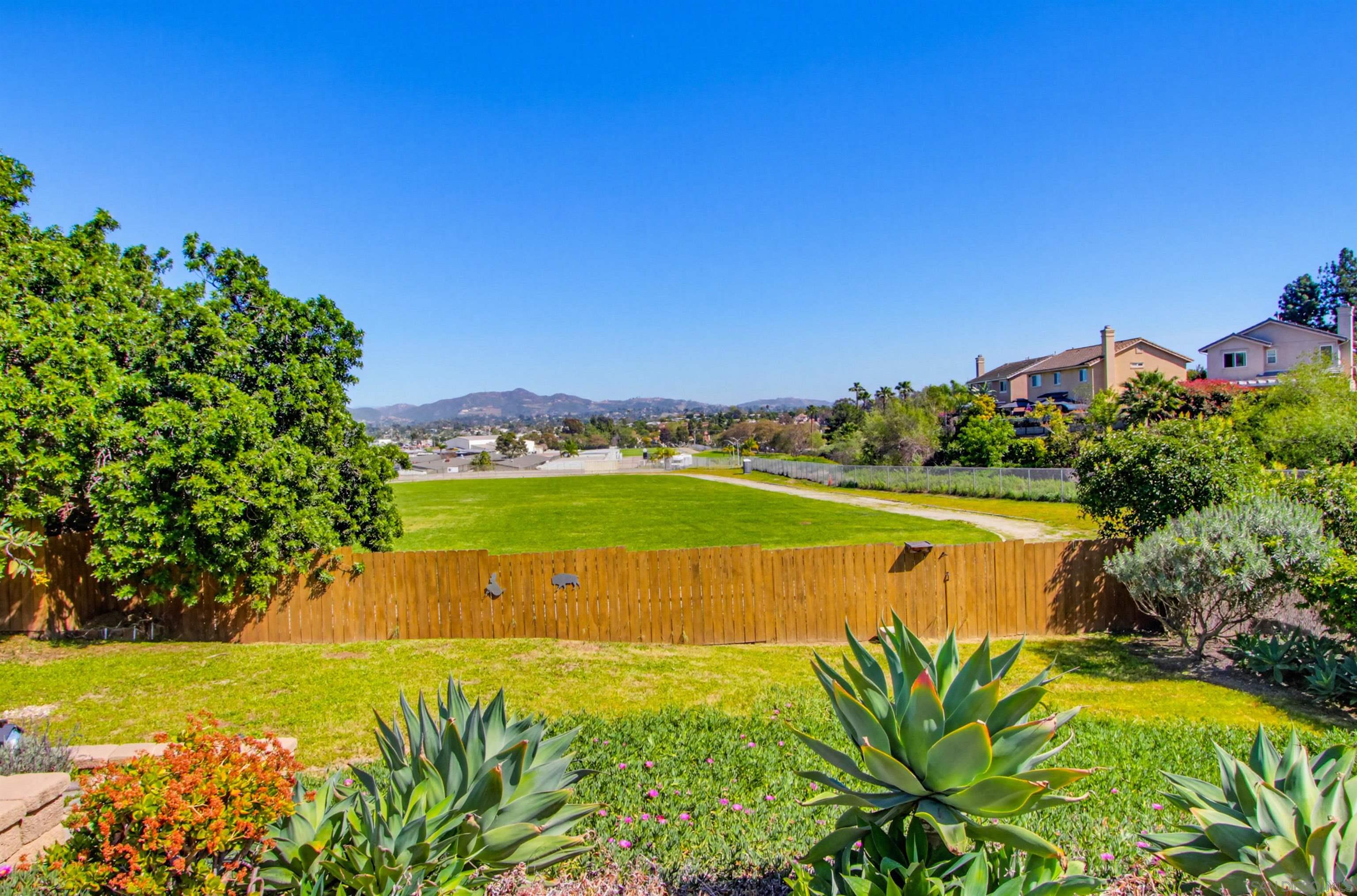 Detail Gallery Image 31 of 42 For 810  Anns Way, Vista,  CA 92083 - 4 Beds | 3 Baths