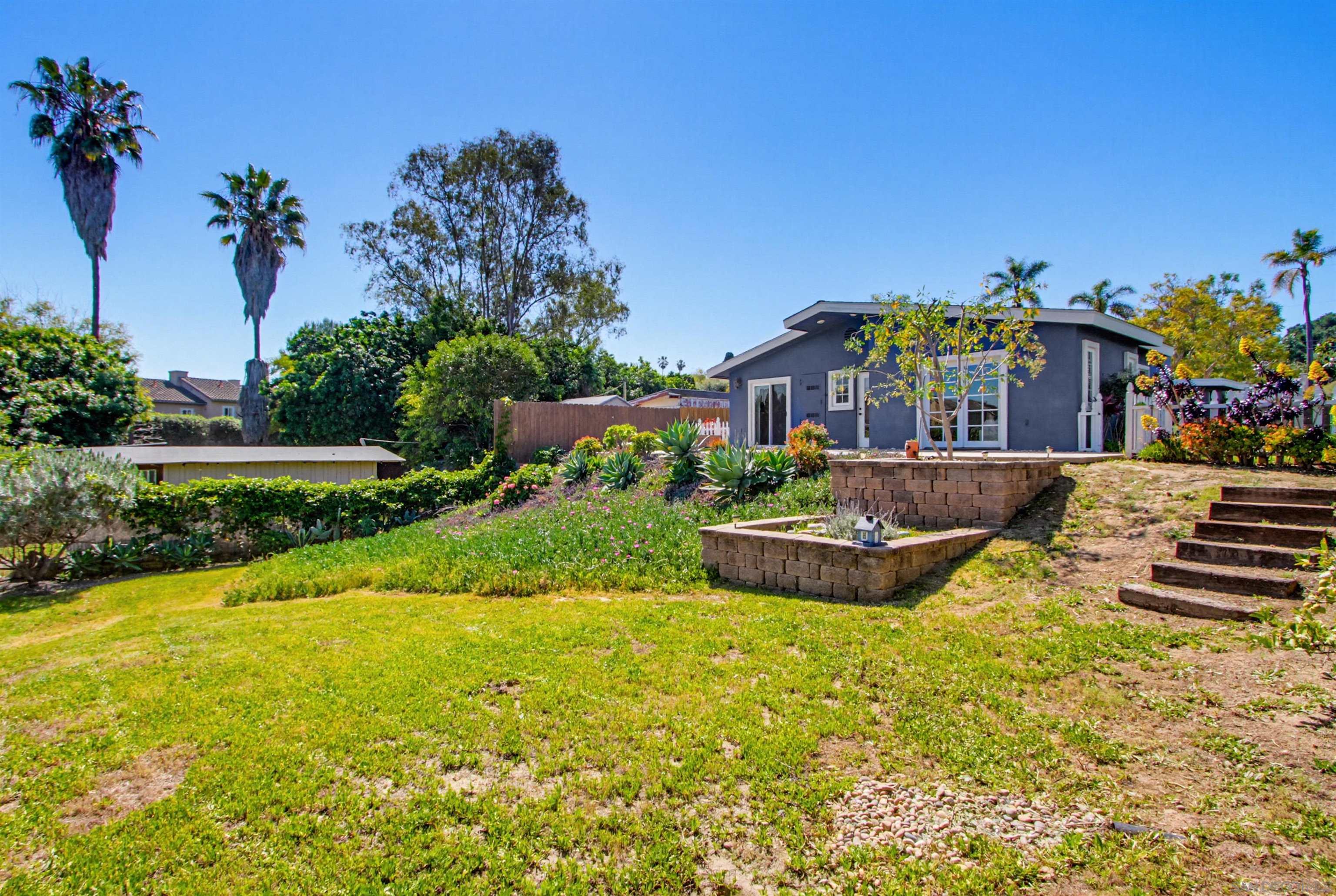 Detail Gallery Image 33 of 42 For 810  Anns Way, Vista,  CA 92083 - 4 Beds | 3 Baths