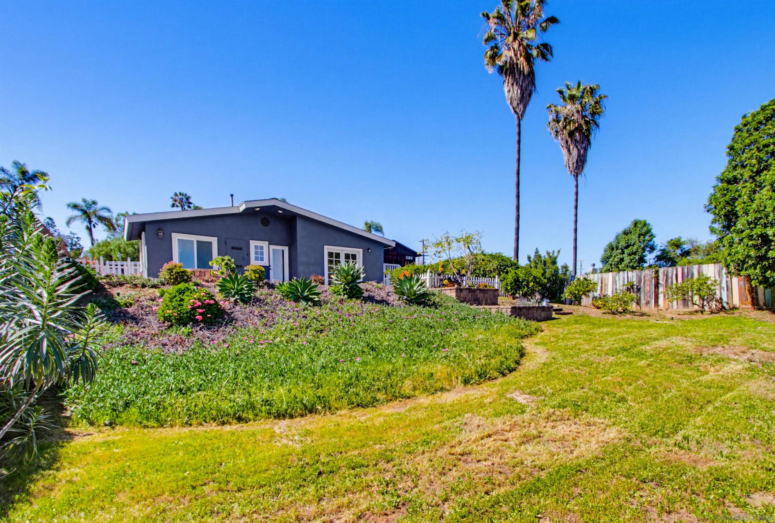 Detail Gallery Image 34 of 42 For 810  Anns Way, Vista,  CA 92083 - 4 Beds | 3 Baths