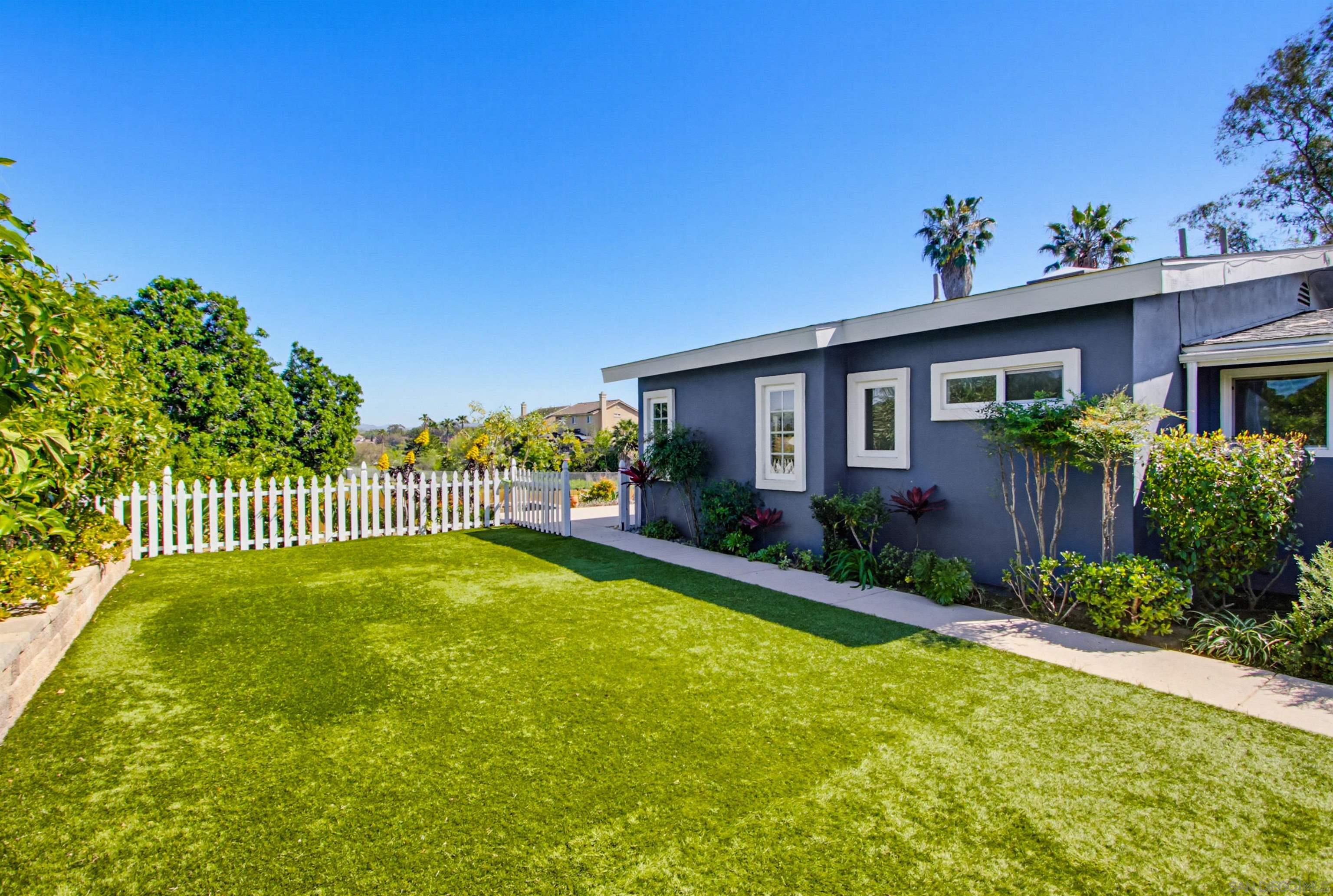 Detail Gallery Image 37 of 42 For 810  Anns Way, Vista,  CA 92083 - 4 Beds | 3 Baths