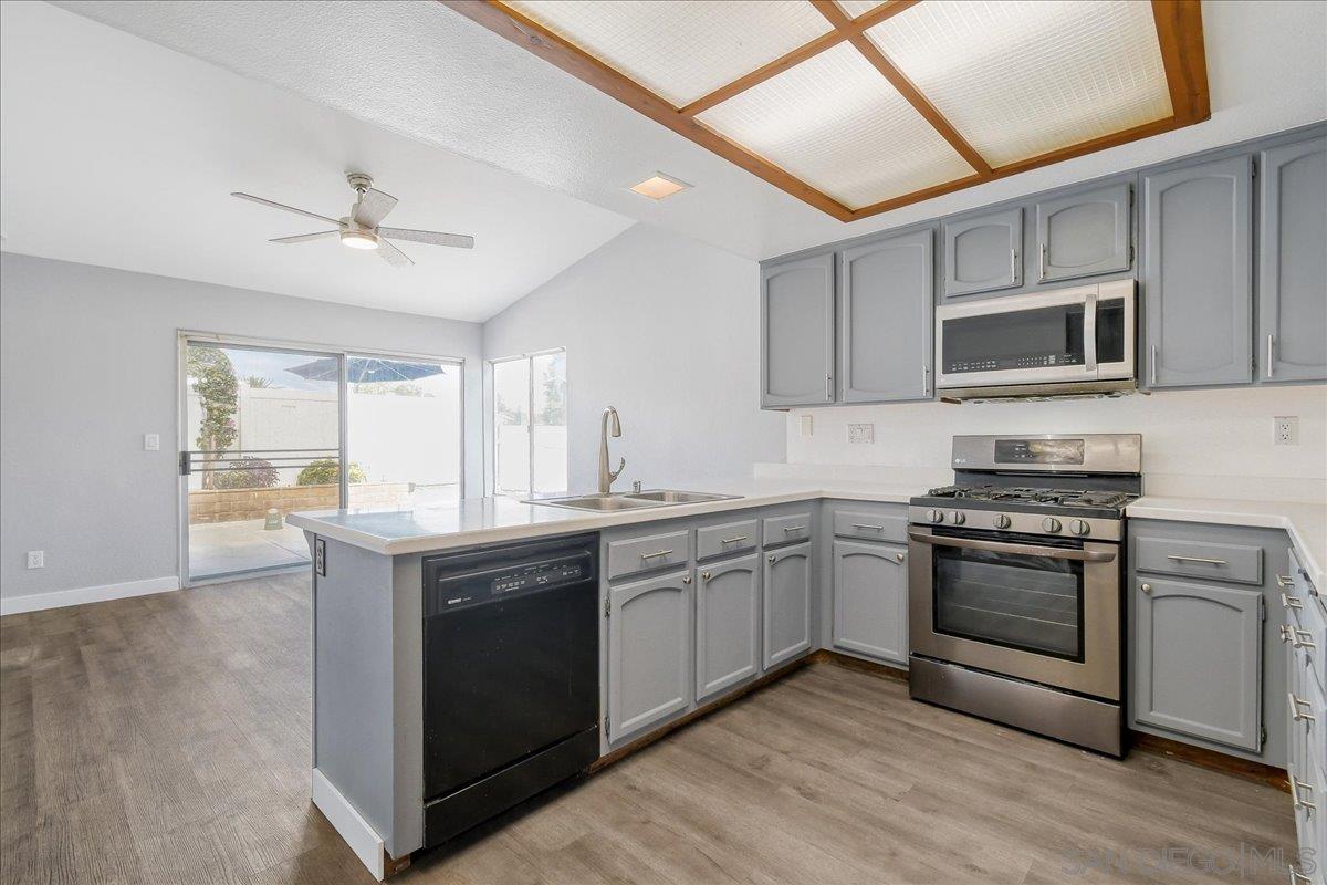 Detail Gallery Image 11 of 32 For 7486  Rock Canyon Drive, San Diego,  CA 92126 - 4 Beds | 2 Baths