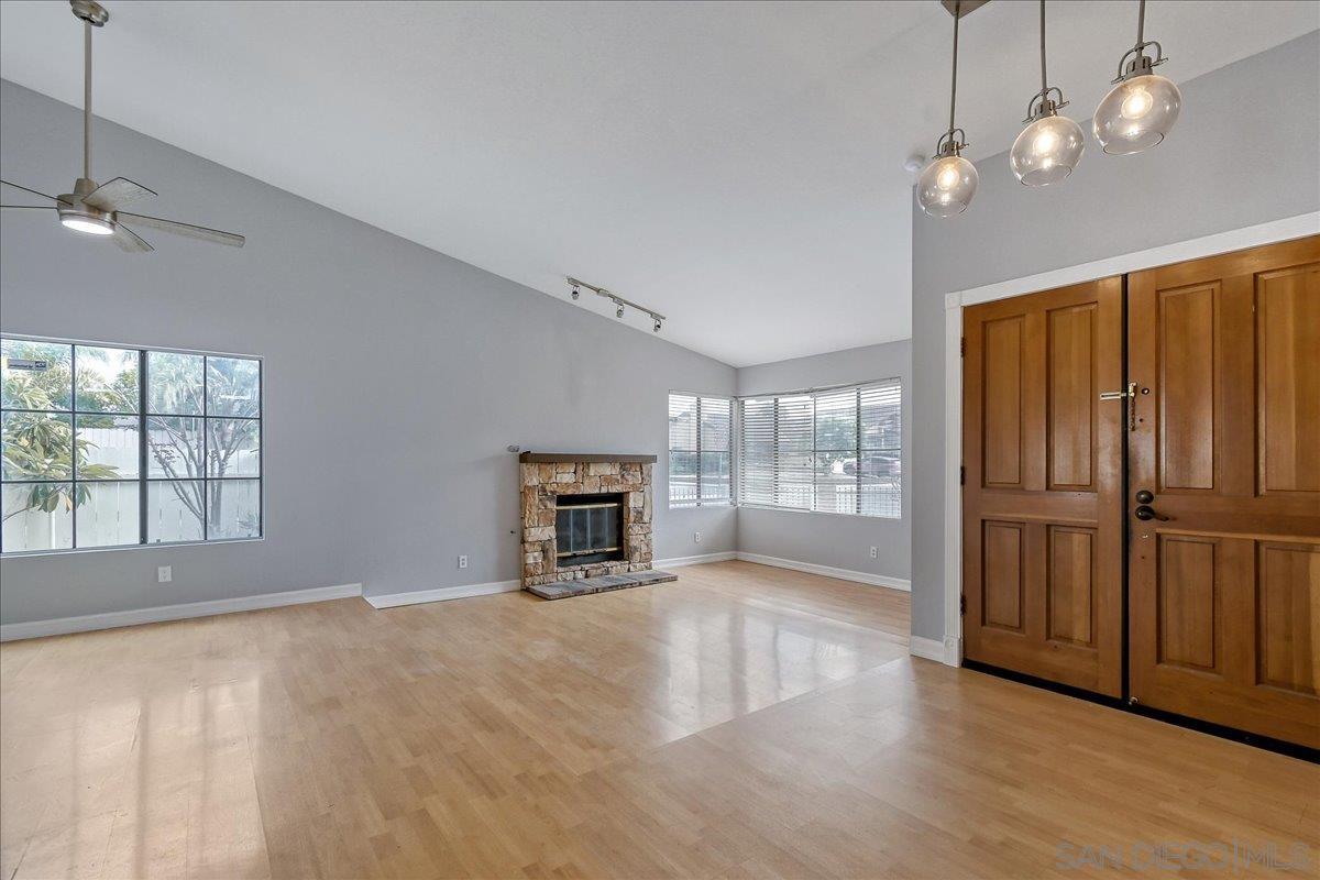 Detail Gallery Image 6 of 32 For 7486  Rock Canyon Drive, San Diego,  CA 92126 - 4 Beds | 2 Baths