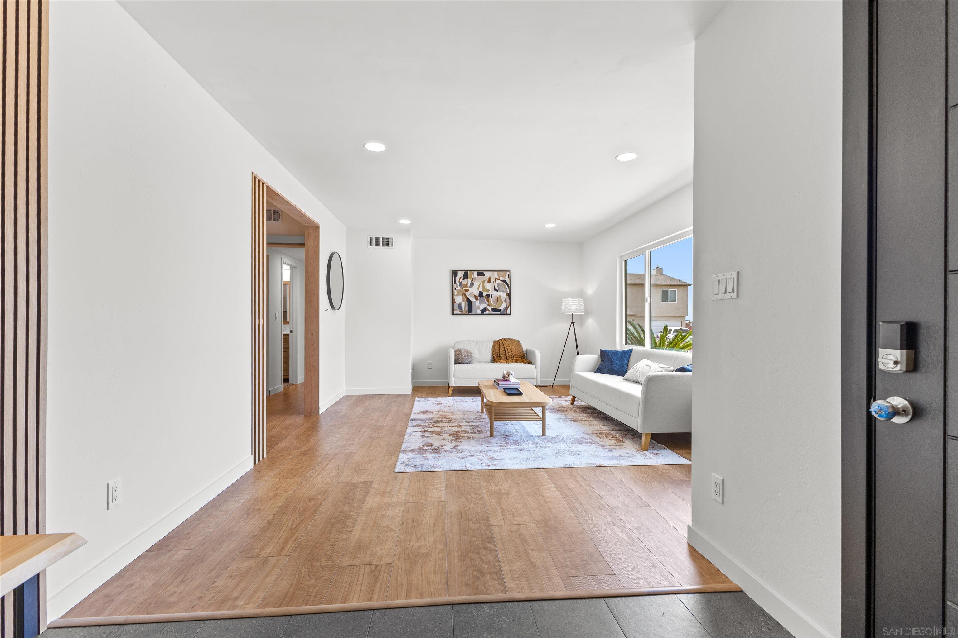 Detail Gallery Image 2 of 43 For 3115  Geronimo, San Diego,  CA 92117 - 4 Beds | 2 Baths