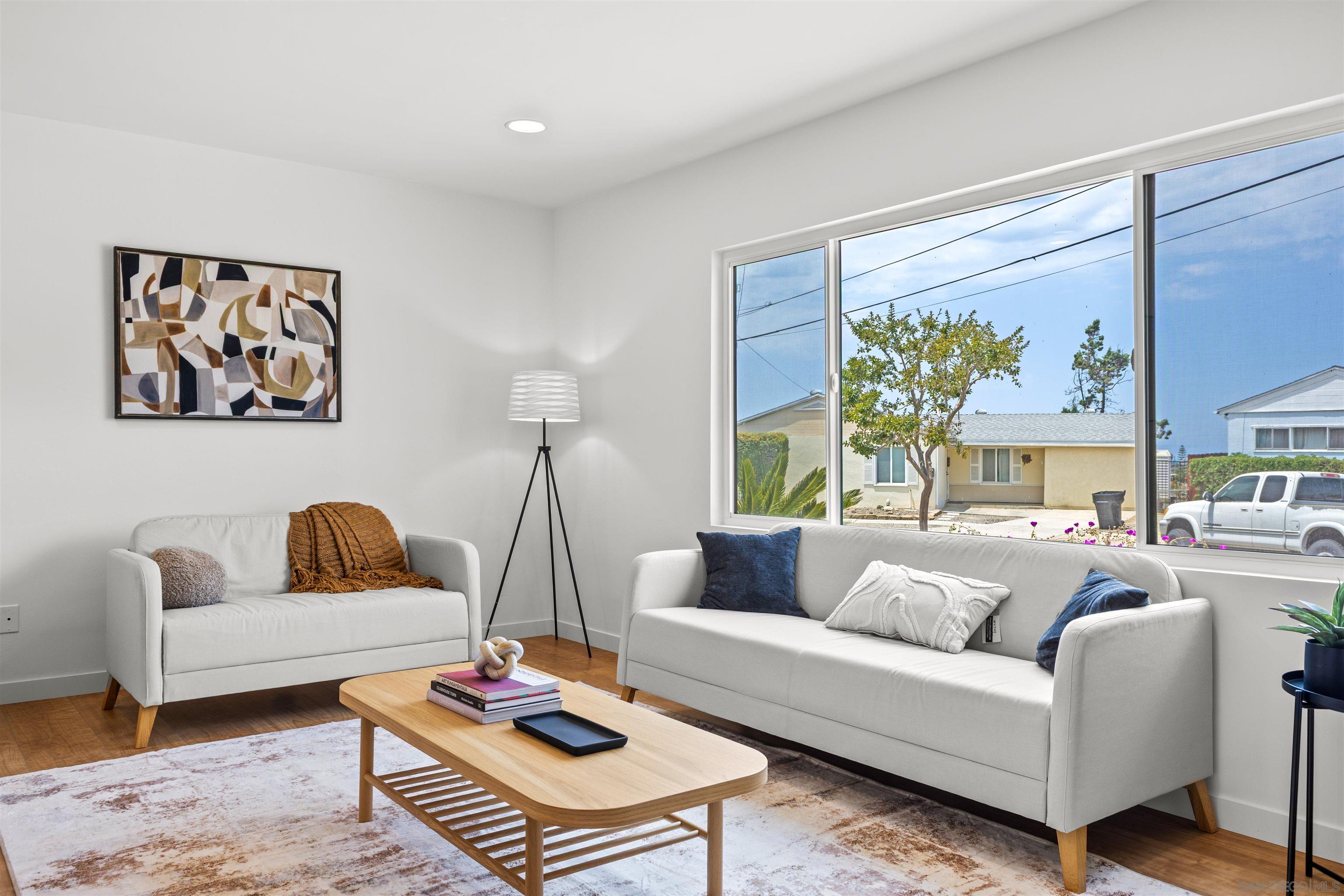 Detail Gallery Image 3 of 43 For 3115  Geronimo, San Diego,  CA 92117 - 4 Beds | 2 Baths