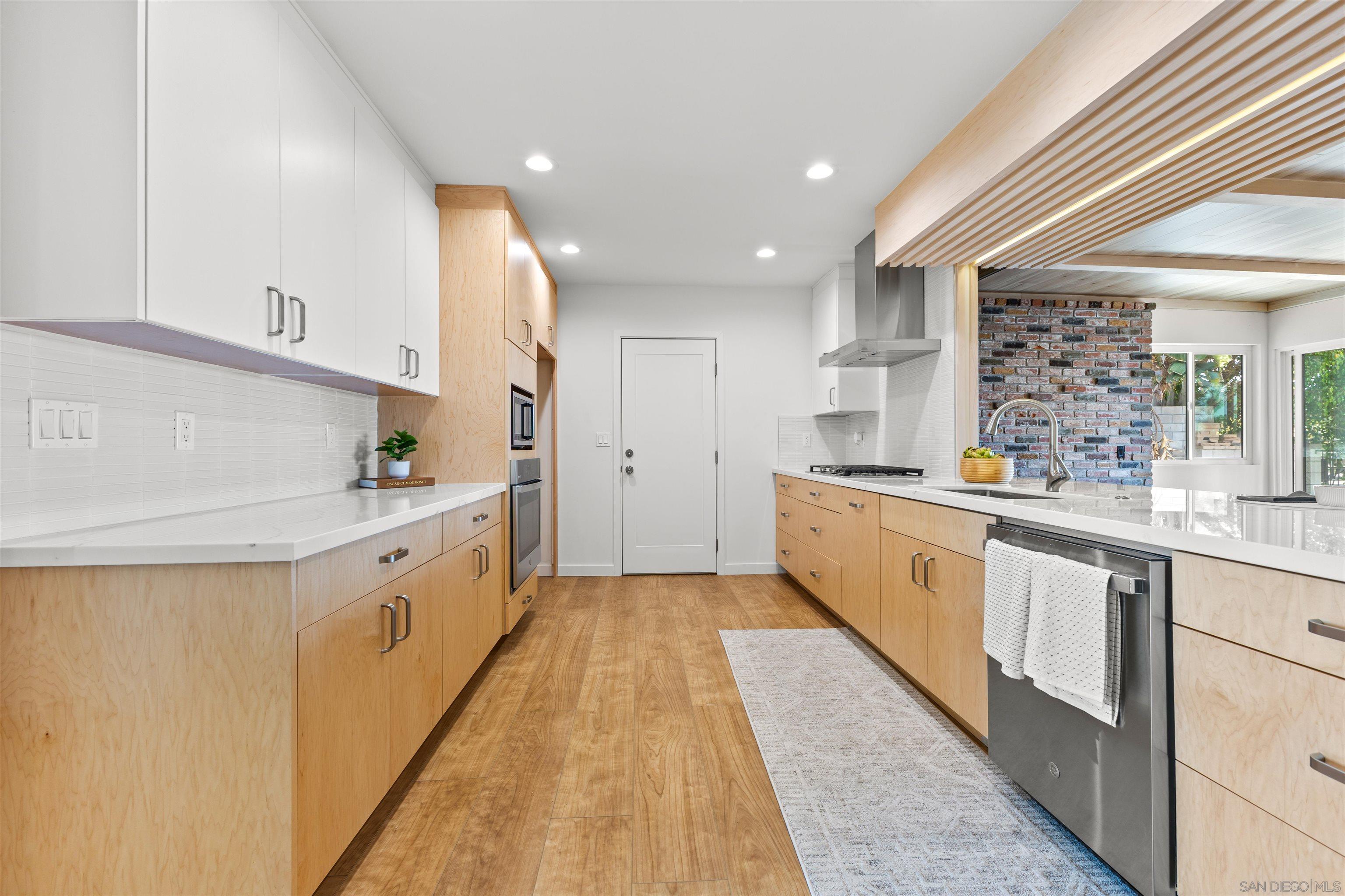 Detail Gallery Image 6 of 43 For 3115  Geronimo, San Diego,  CA 92117 - 4 Beds | 2 Baths