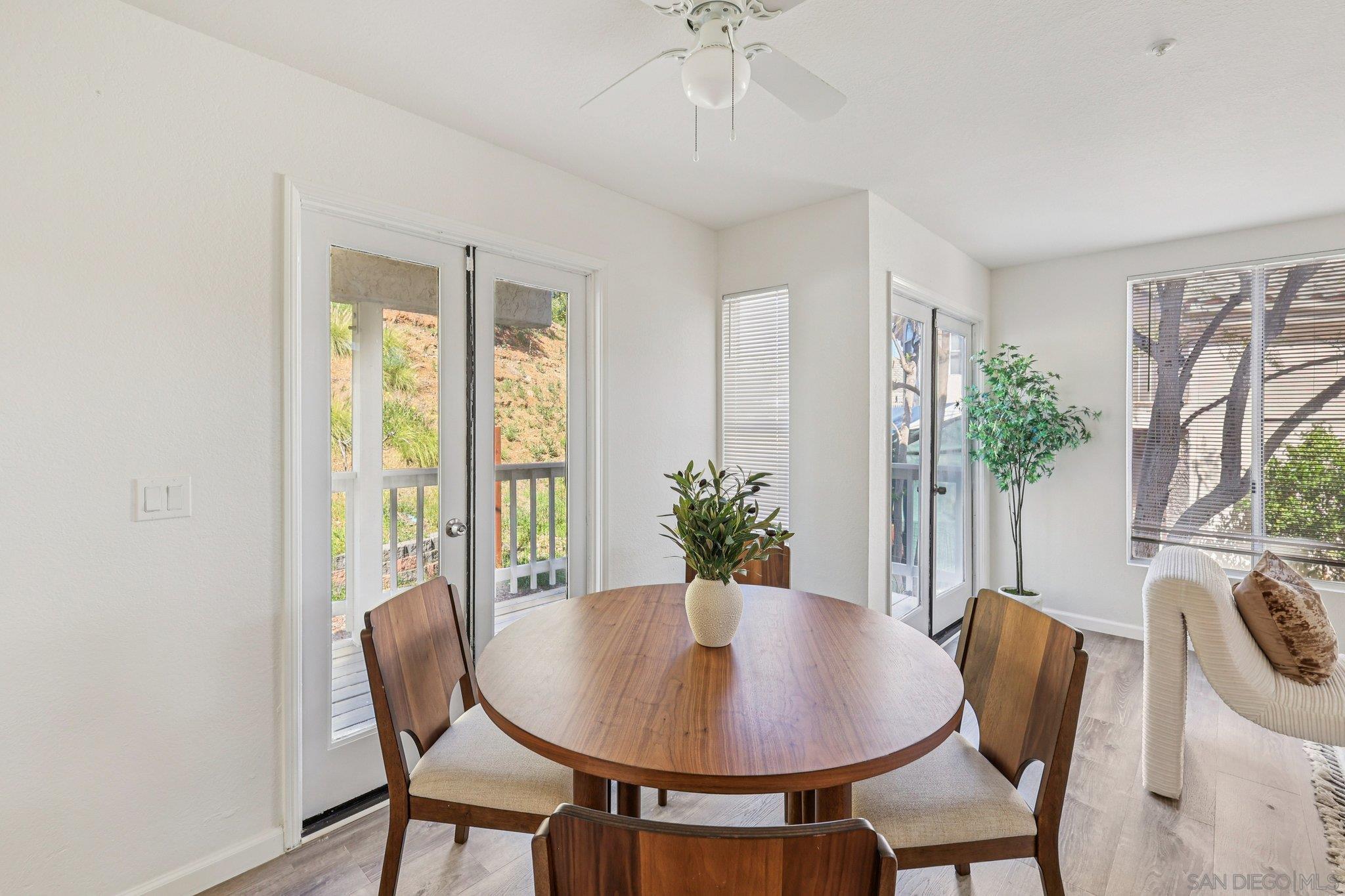 Detail Gallery Image 11 of 47 For 3828  Settineri Ln, Spring Valley,  CA 91977 - 3 Beds | 2/1 Baths