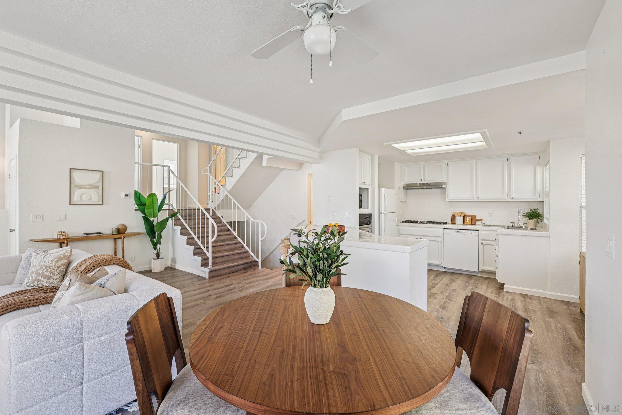 Detail Gallery Image 13 of 47 For 3828  Settineri Ln, Spring Valley,  CA 91977 - 3 Beds | 2/1 Baths