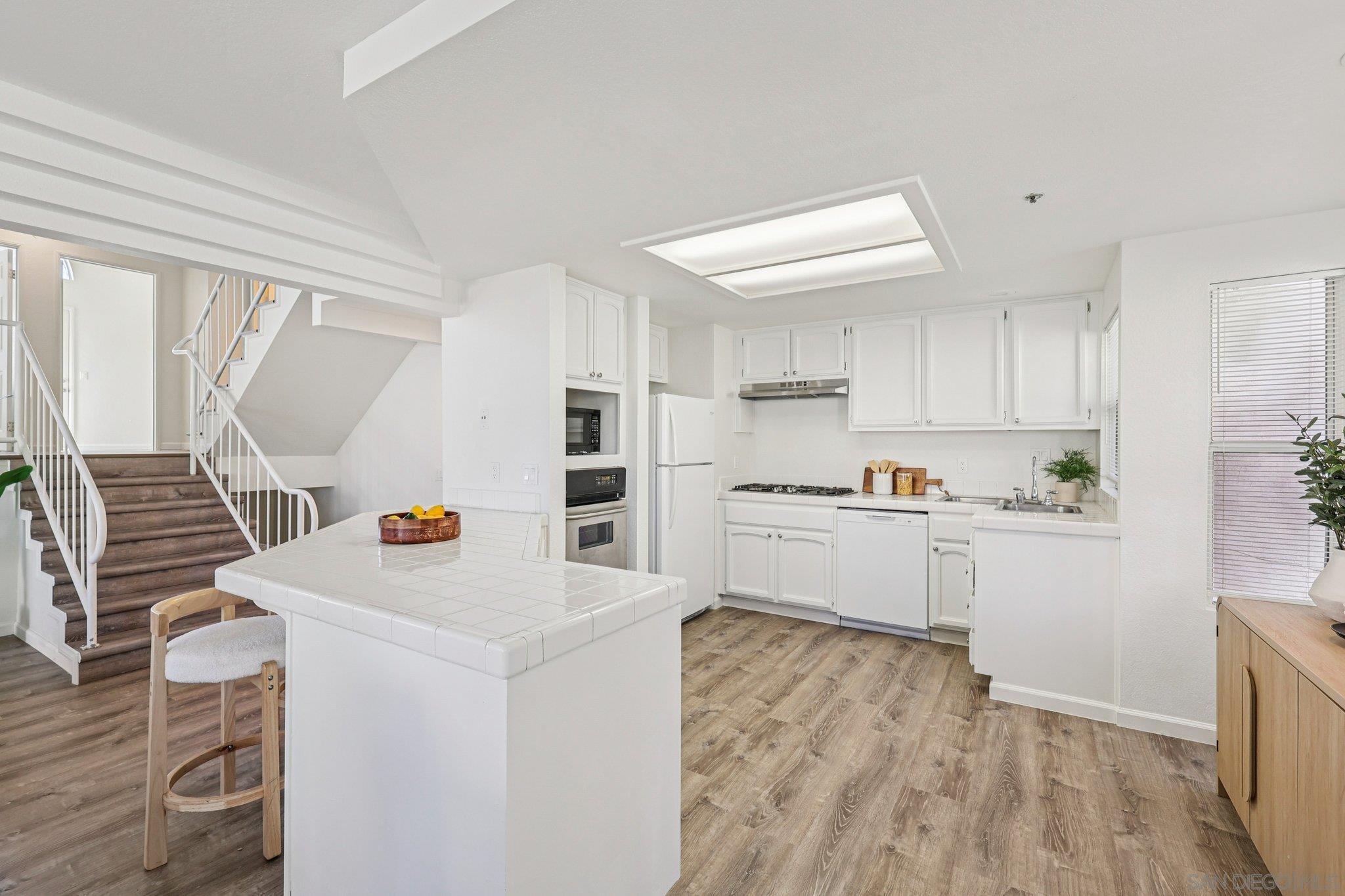 Detail Gallery Image 15 of 47 For 3828  Settineri Ln, Spring Valley,  CA 91977 - 3 Beds | 2/1 Baths