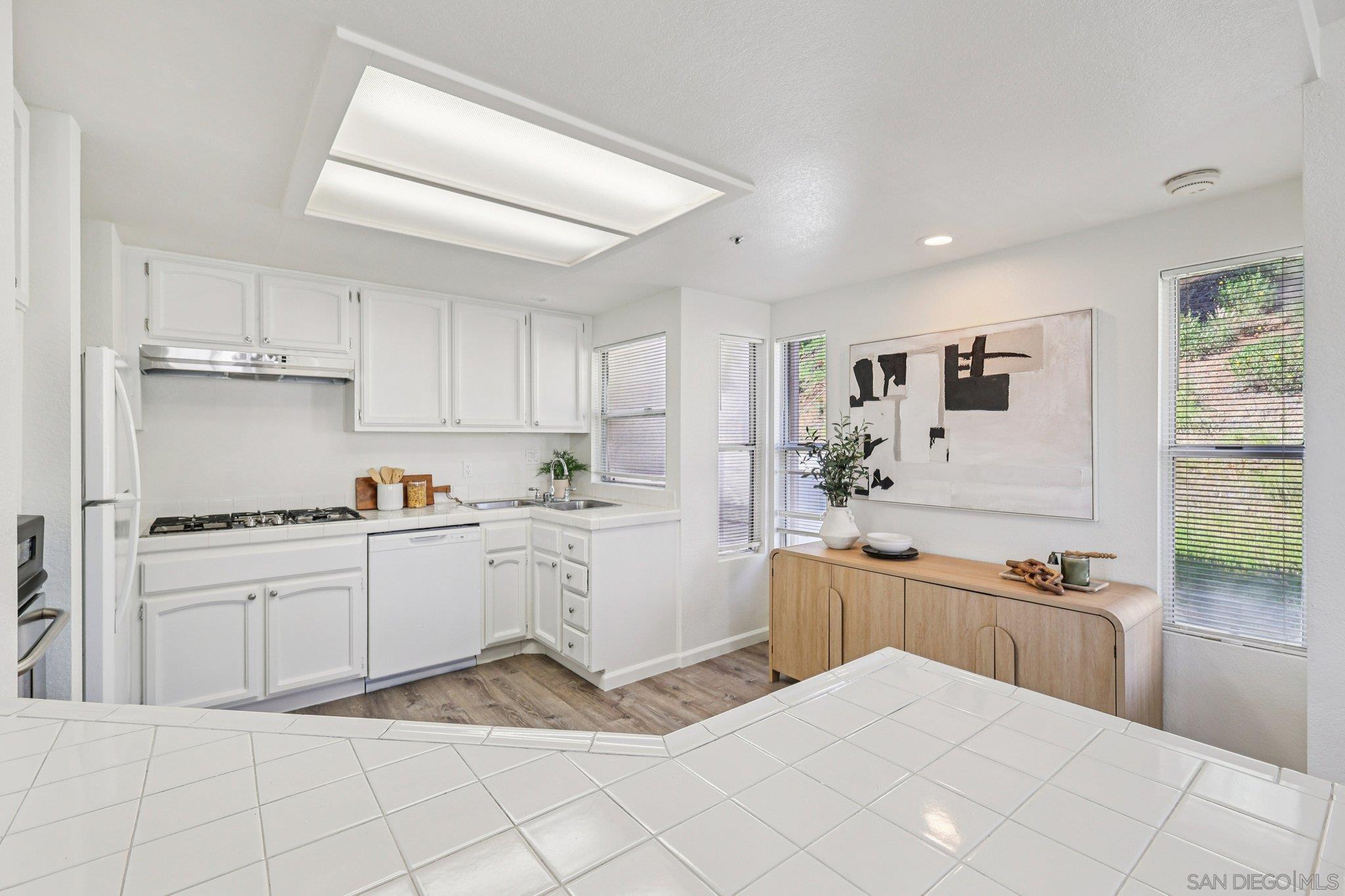 Detail Gallery Image 17 of 47 For 3828  Settineri Ln, Spring Valley,  CA 91977 - 3 Beds | 2/1 Baths