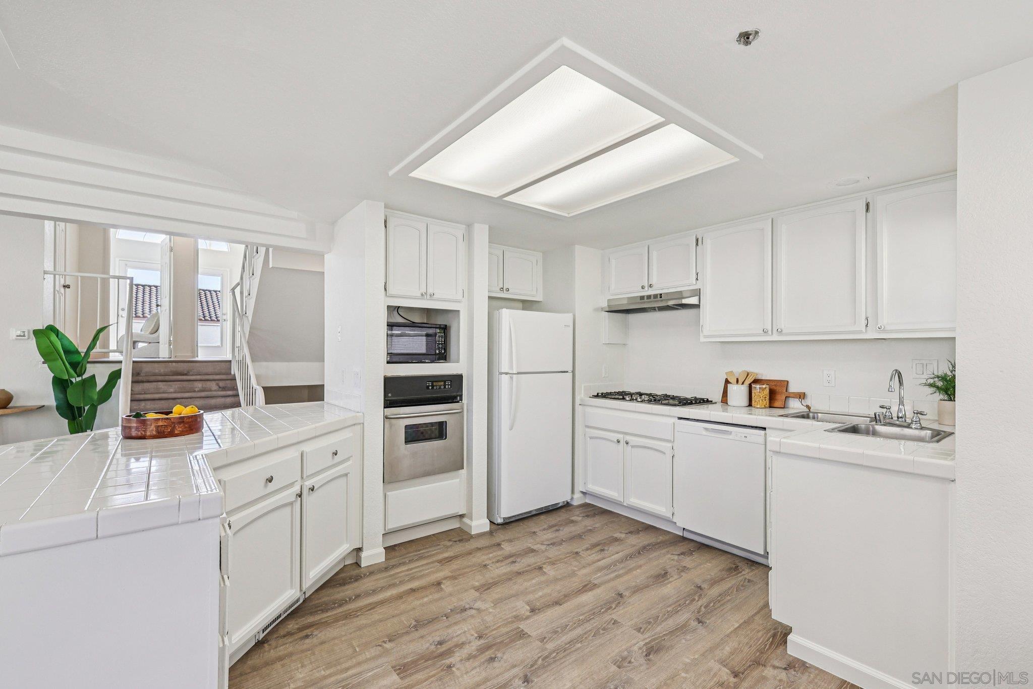 Detail Gallery Image 18 of 47 For 3828  Settineri Ln, Spring Valley,  CA 91977 - 3 Beds | 2/1 Baths