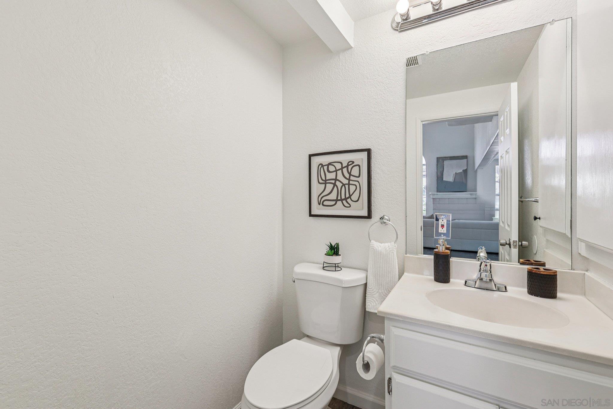 Detail Gallery Image 20 of 47 For 3828  Settineri Ln, Spring Valley,  CA 91977 - 3 Beds | 2/1 Baths