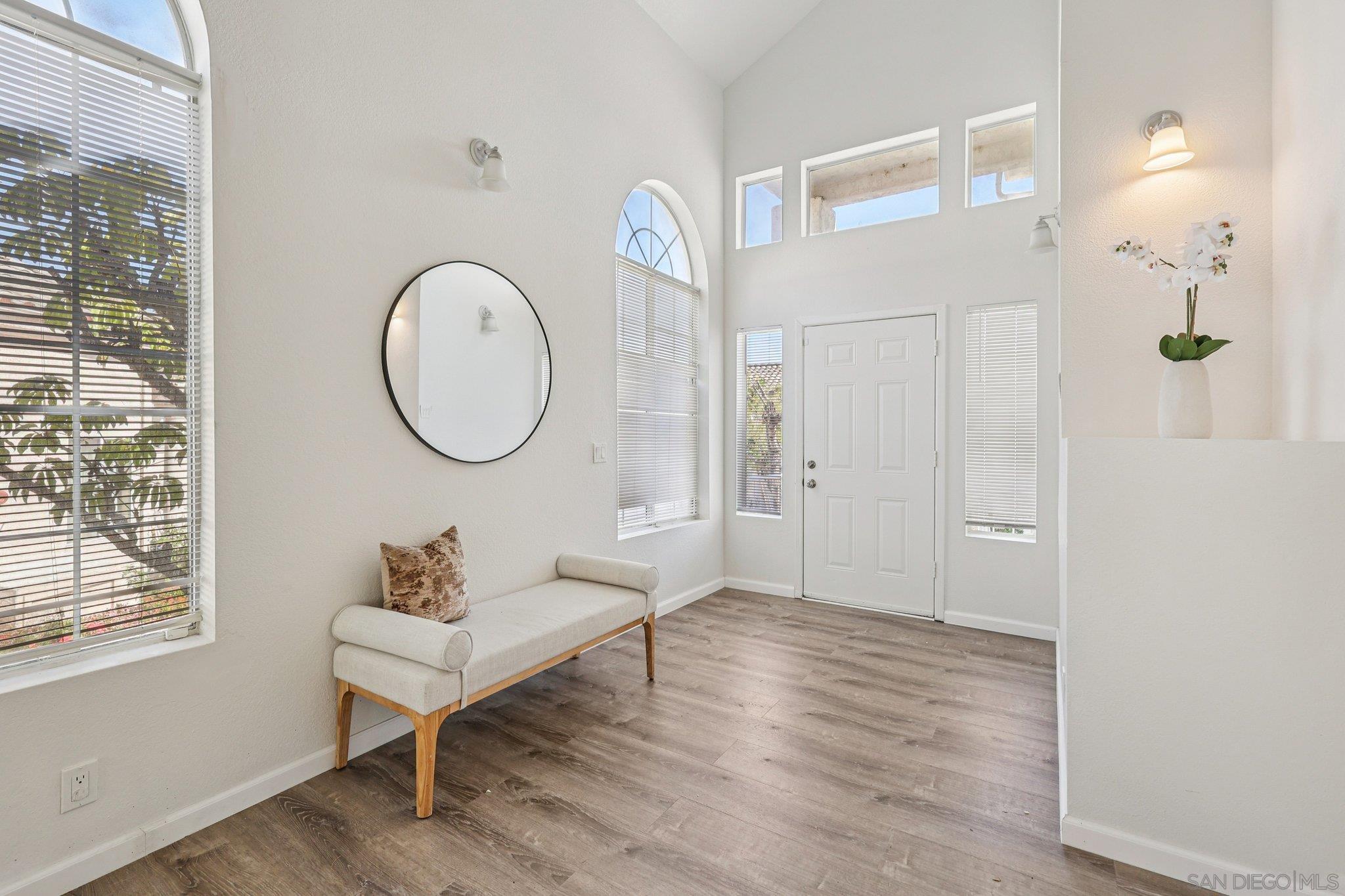 Detail Gallery Image 4 of 47 For 3828  Settineri Ln, Spring Valley,  CA 91977 - 3 Beds | 2/1 Baths