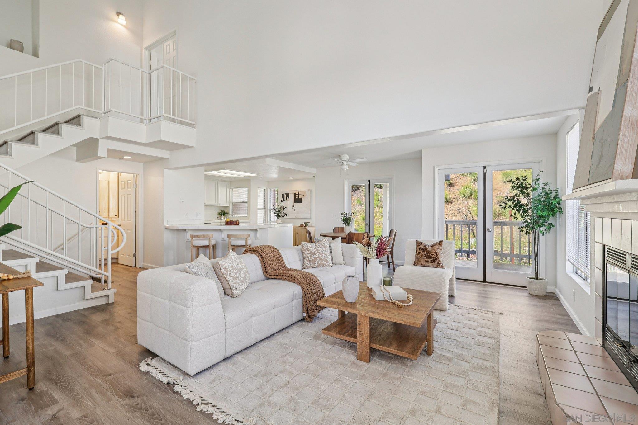 Detail Gallery Image 8 of 47 For 3828  Settineri Ln, Spring Valley,  CA 91977 - 3 Beds | 2/1 Baths