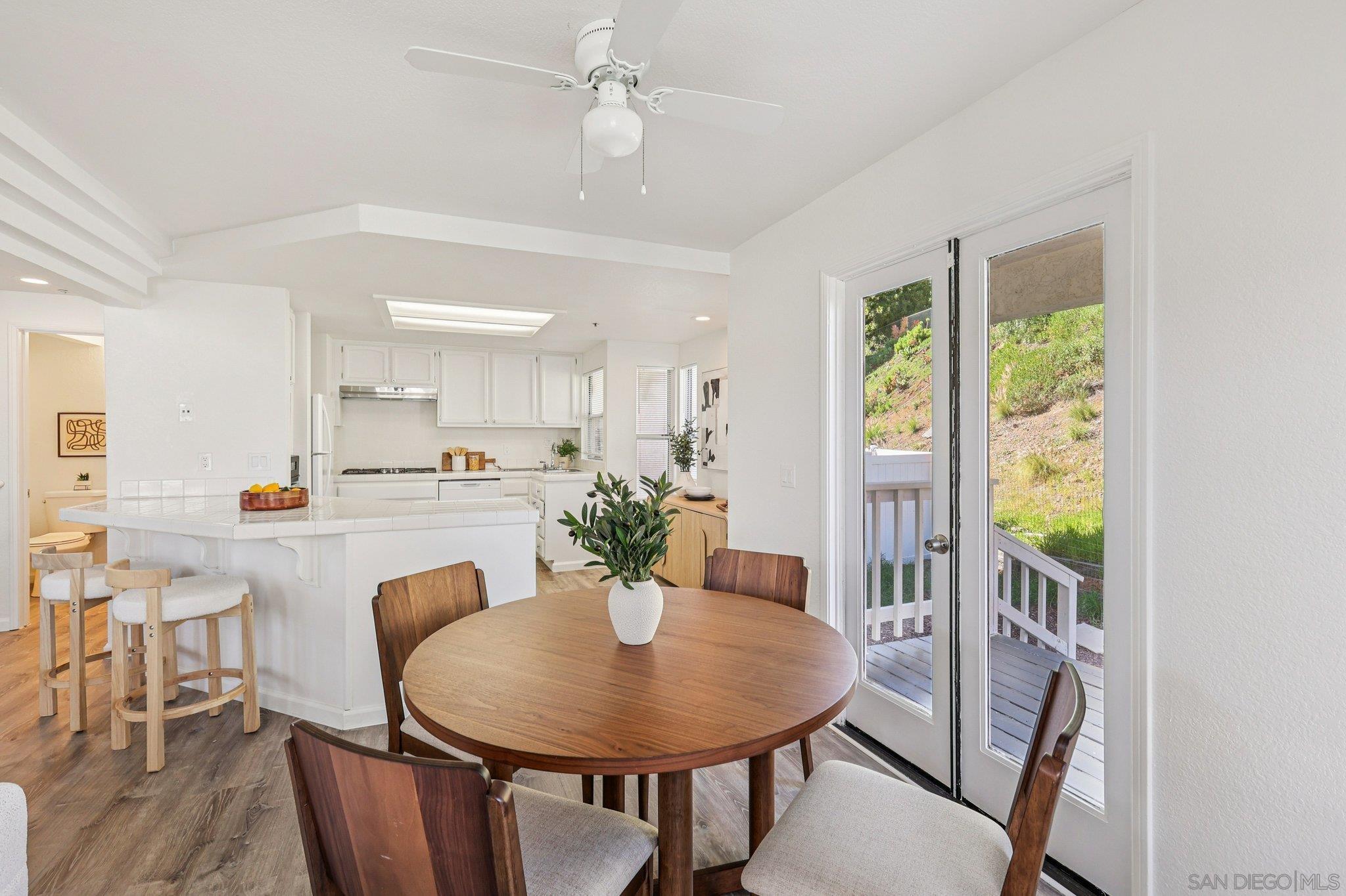 Detail Gallery Image 10 of 47 For 3828  Settineri Ln, Spring Valley,  CA 91977 - 3 Beds | 2/1 Baths