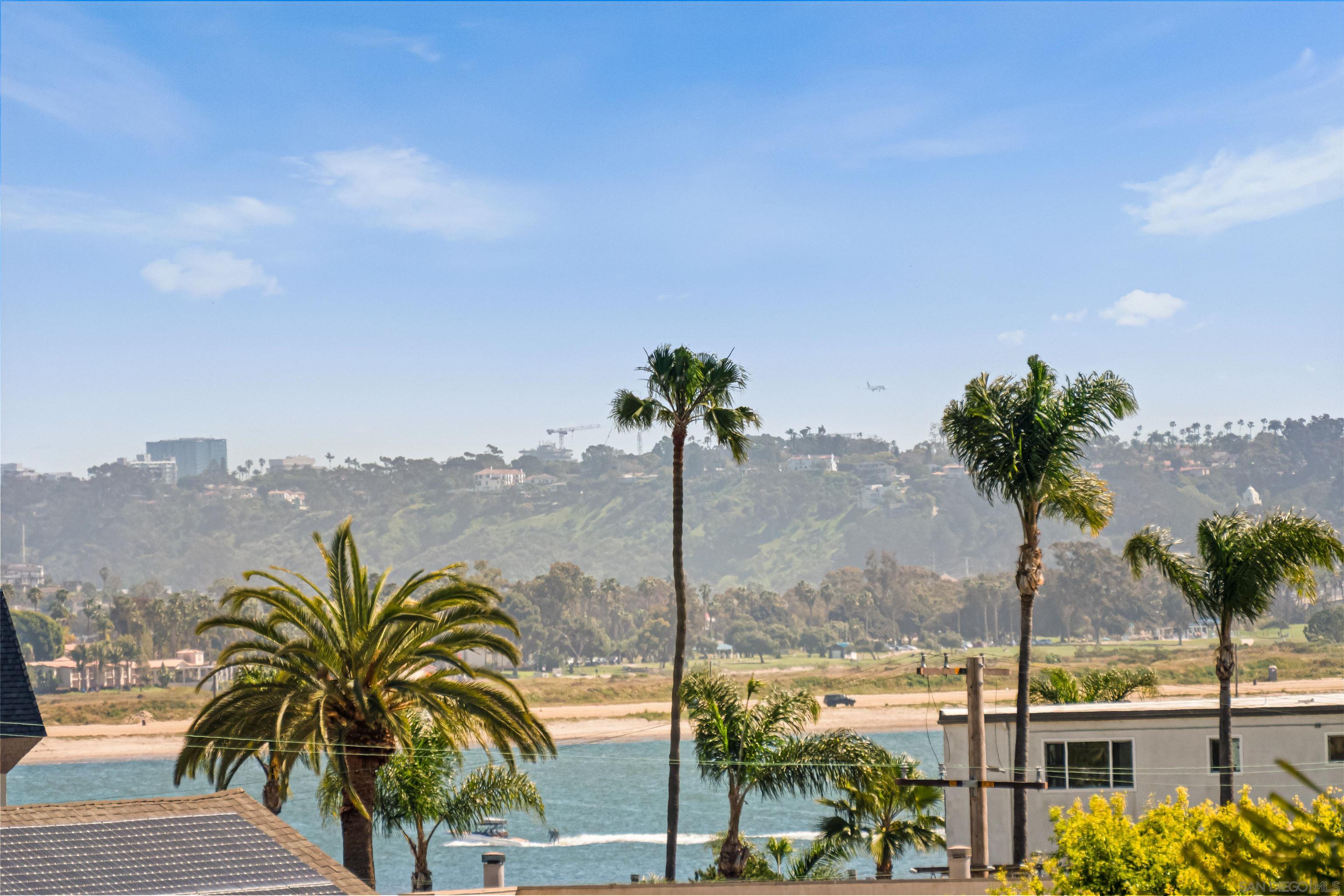 Detail Gallery Image 35 of 54 For 4083  Lamont Street, San Diego,  CA 92109 - 3 Beds | 3 Baths