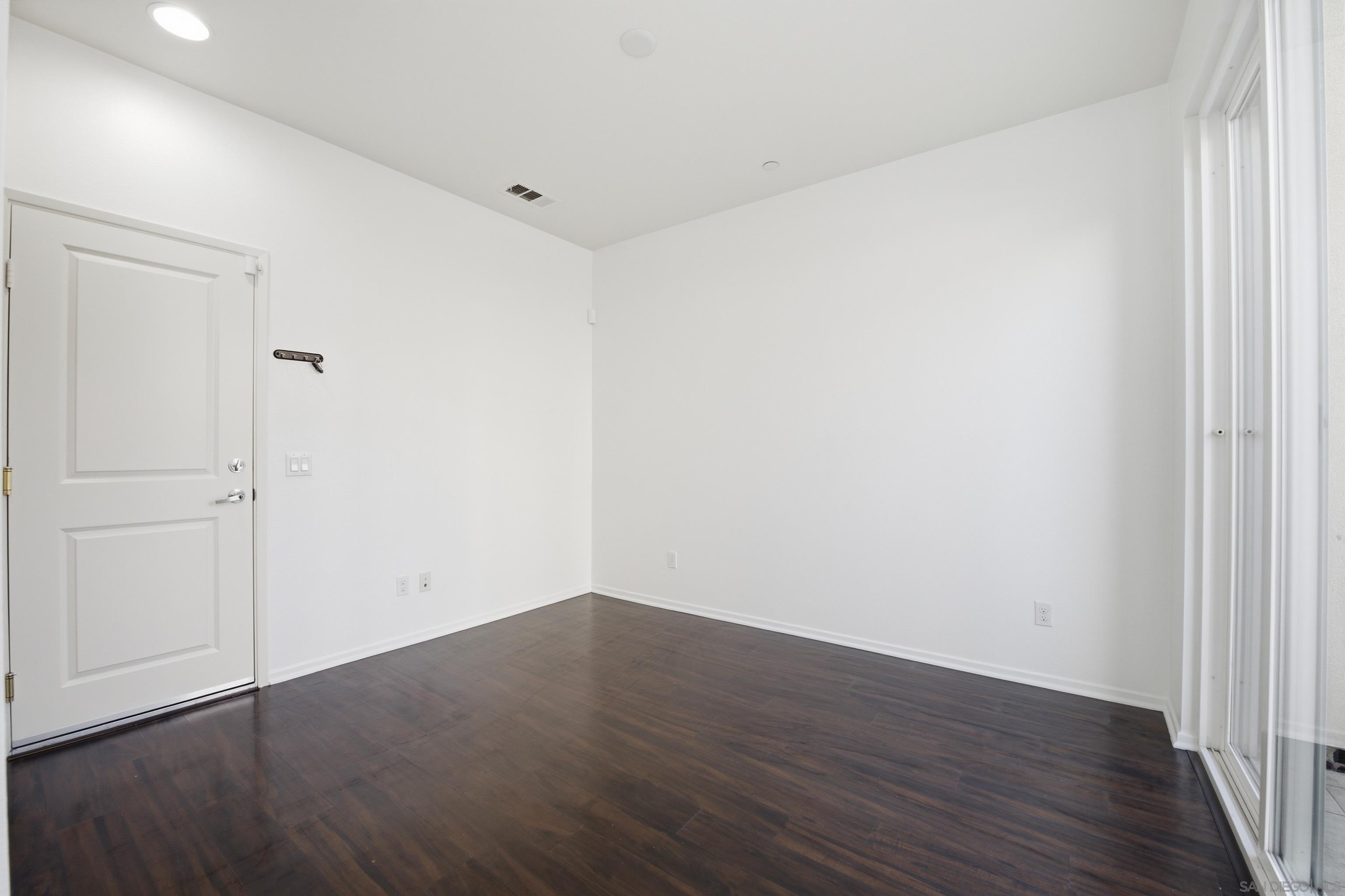 Detail Gallery Image 4 of 34 For 5432  San Roberto, San Diego,  CA 92154 - 3 Beds | 2/2 Baths