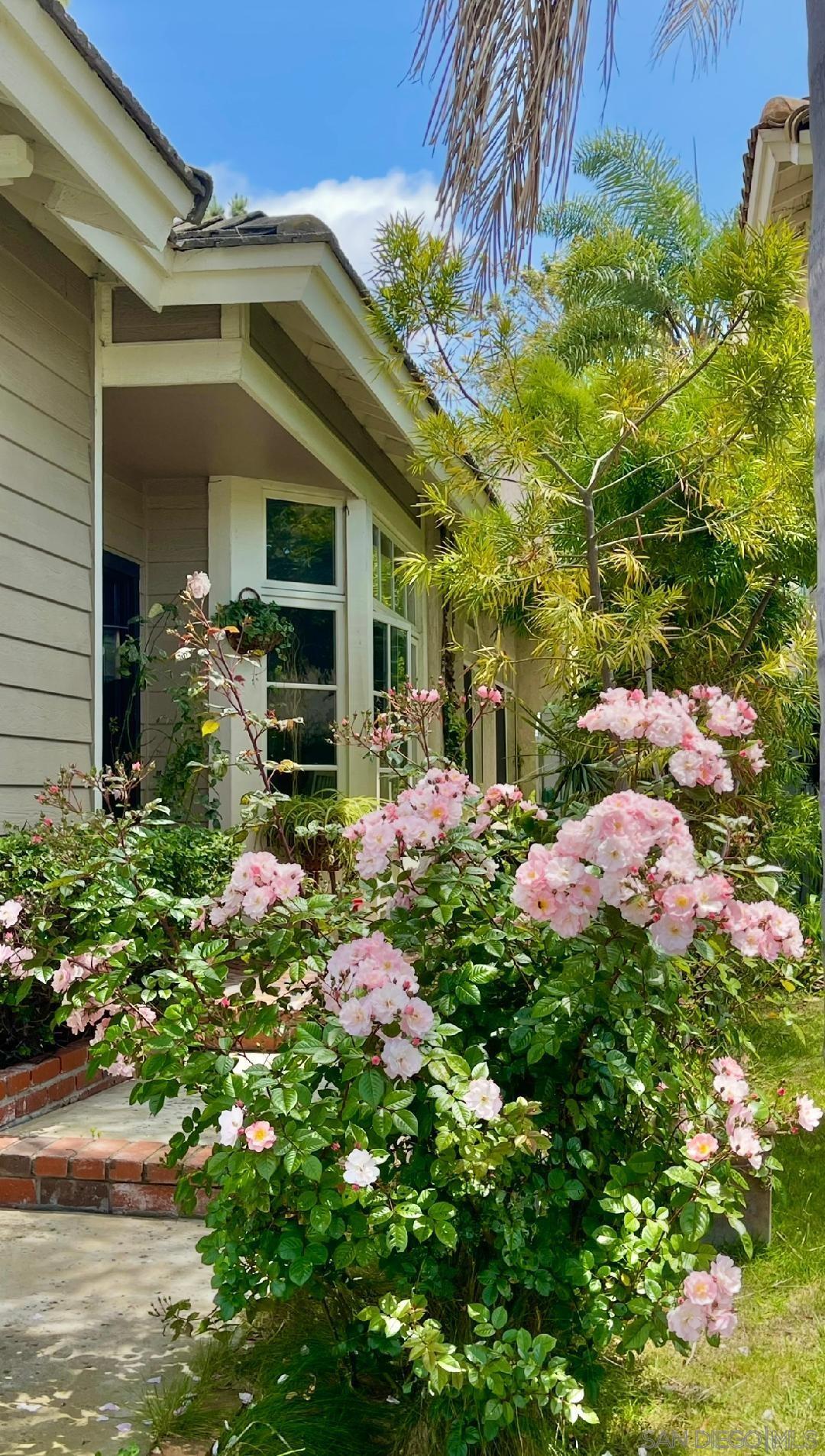 Detail Gallery Image 2 of 38 For 5135  Caminito Exquisito, San Diego,  CA 92130 - 3 Beds | 2 Baths