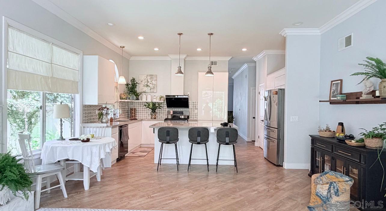 Detail Gallery Image 12 of 49 For 5135  Caminito Exquisito, San Diego,  CA 92130 - 3 Beds | 2 Baths