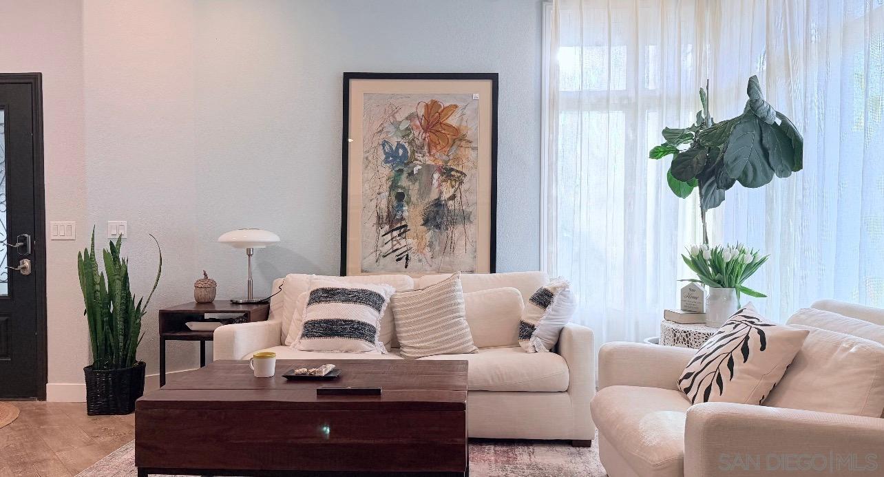 Detail Gallery Image 5 of 49 For 5135  Caminito Exquisito, San Diego,  CA 92130 - 3 Beds | 2 Baths