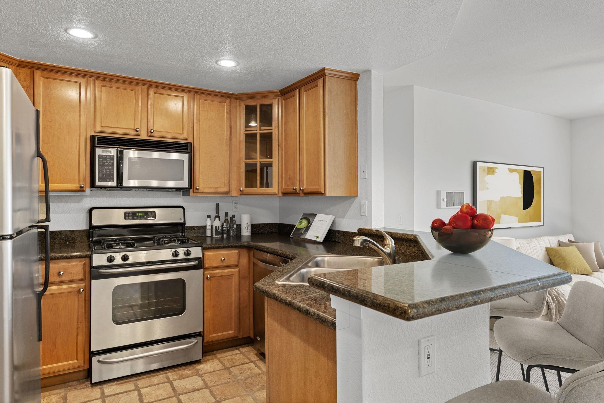 Detail Gallery Image 2 of 12 For 12560  Carmel Creek Rd  54, San Diego,  CA 92130 - 2 Beds | 2 Baths