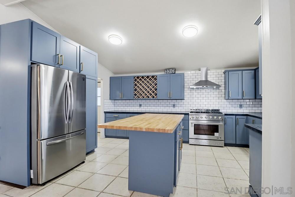 Detail Gallery Image 11 of 48 For 611  via Santa Paulo, Vista,  CA 92081 - 3 Beds | 2 Baths