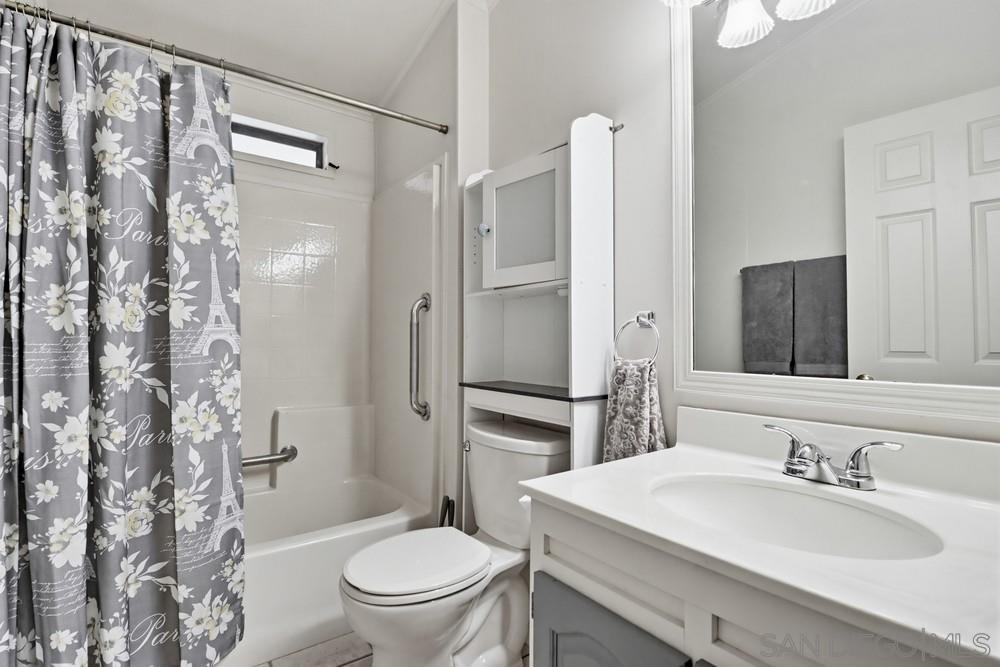 Detail Gallery Image 31 of 48 For 611  via Santa Paulo, Vista,  CA 92081 - 3 Beds | 2 Baths