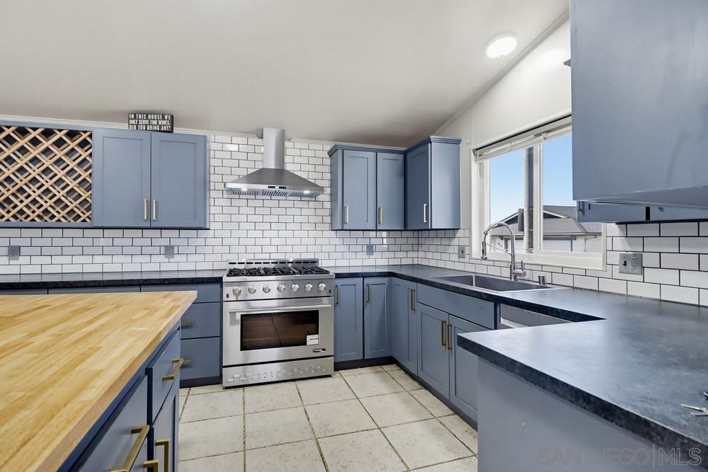 Detail Gallery Image 7 of 48 For 611  via Santa Paulo, Vista,  CA 92081 - 3 Beds | 2 Baths