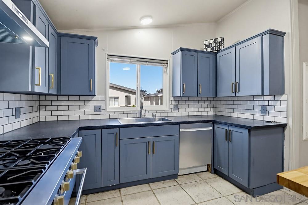 Detail Gallery Image 9 of 48 For 611  via Santa Paulo, Vista,  CA 92081 - 3 Beds | 2 Baths