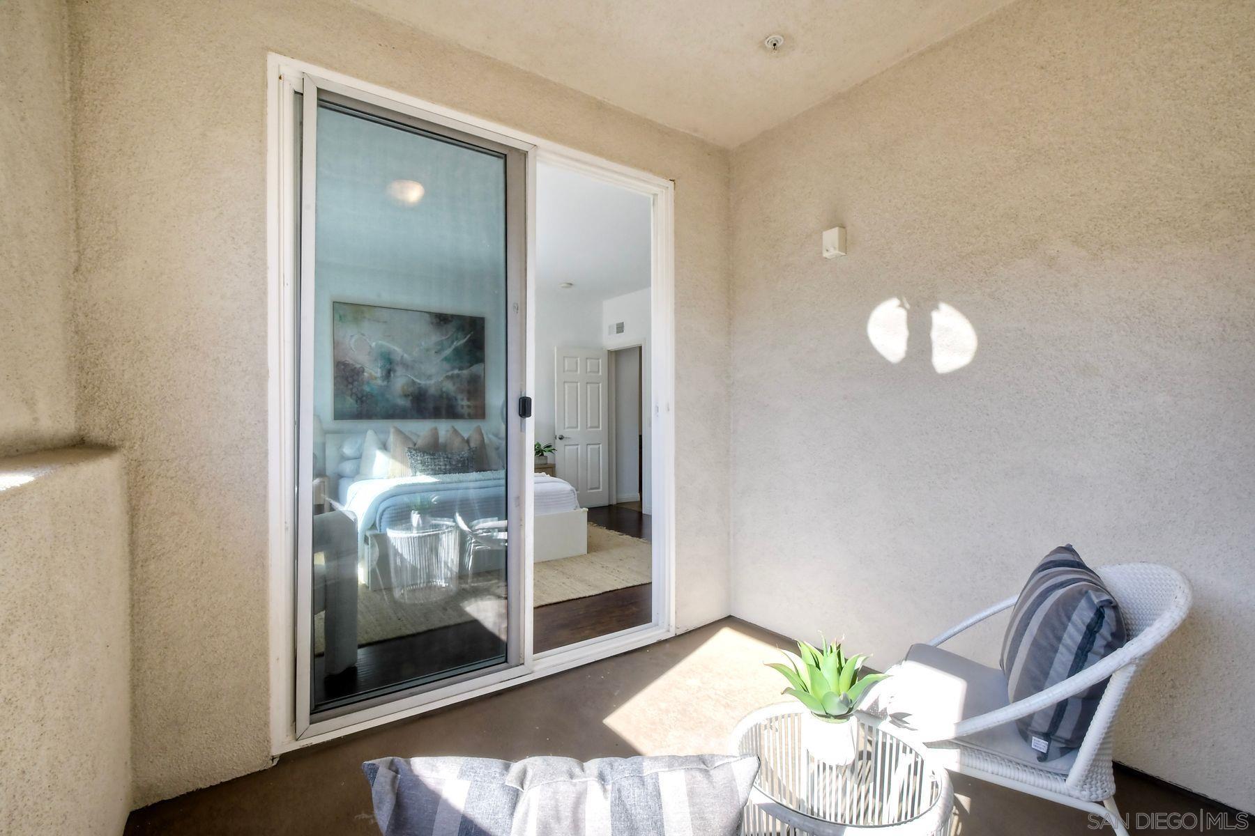 Detail Gallery Image 11 of 26 For 13009  Evening Creek Dr S  #10,  San Diego,  CA 92128 - 2 Beds | 2/1 Baths