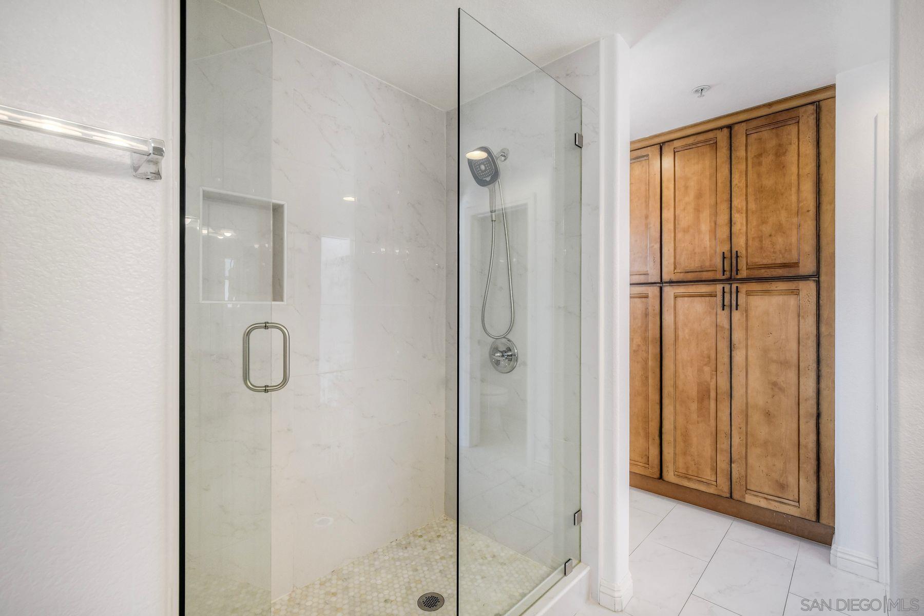 Detail Gallery Image 14 of 26 For 13009  Evening Creek Dr S  #10,  San Diego,  CA 92128 - 2 Beds | 2/1 Baths