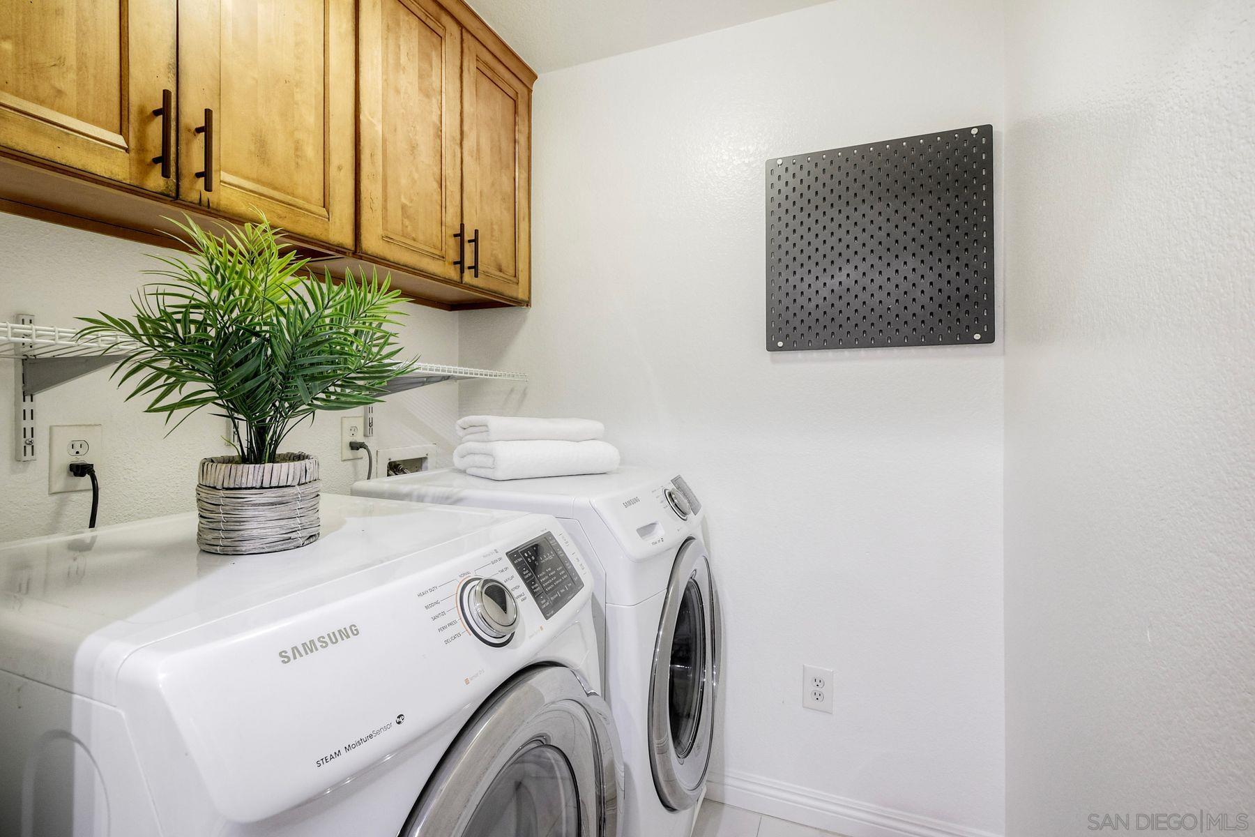 Detail Gallery Image 21 of 26 For 13009  Evening Creek Dr S  #10,  San Diego,  CA 92128 - 2 Beds | 2/1 Baths