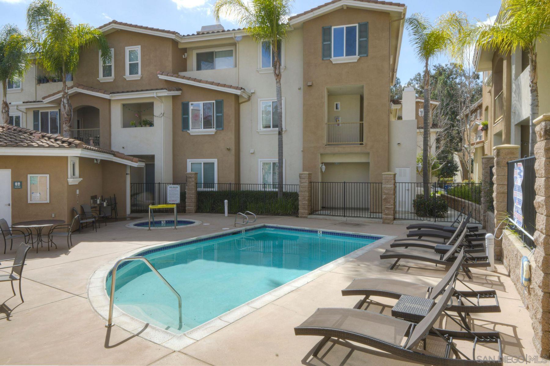 Detail Gallery Image 25 of 26 For 13009  Evening Creek Dr S  #10,  San Diego,  CA 92128 - 2 Beds | 2/1 Baths