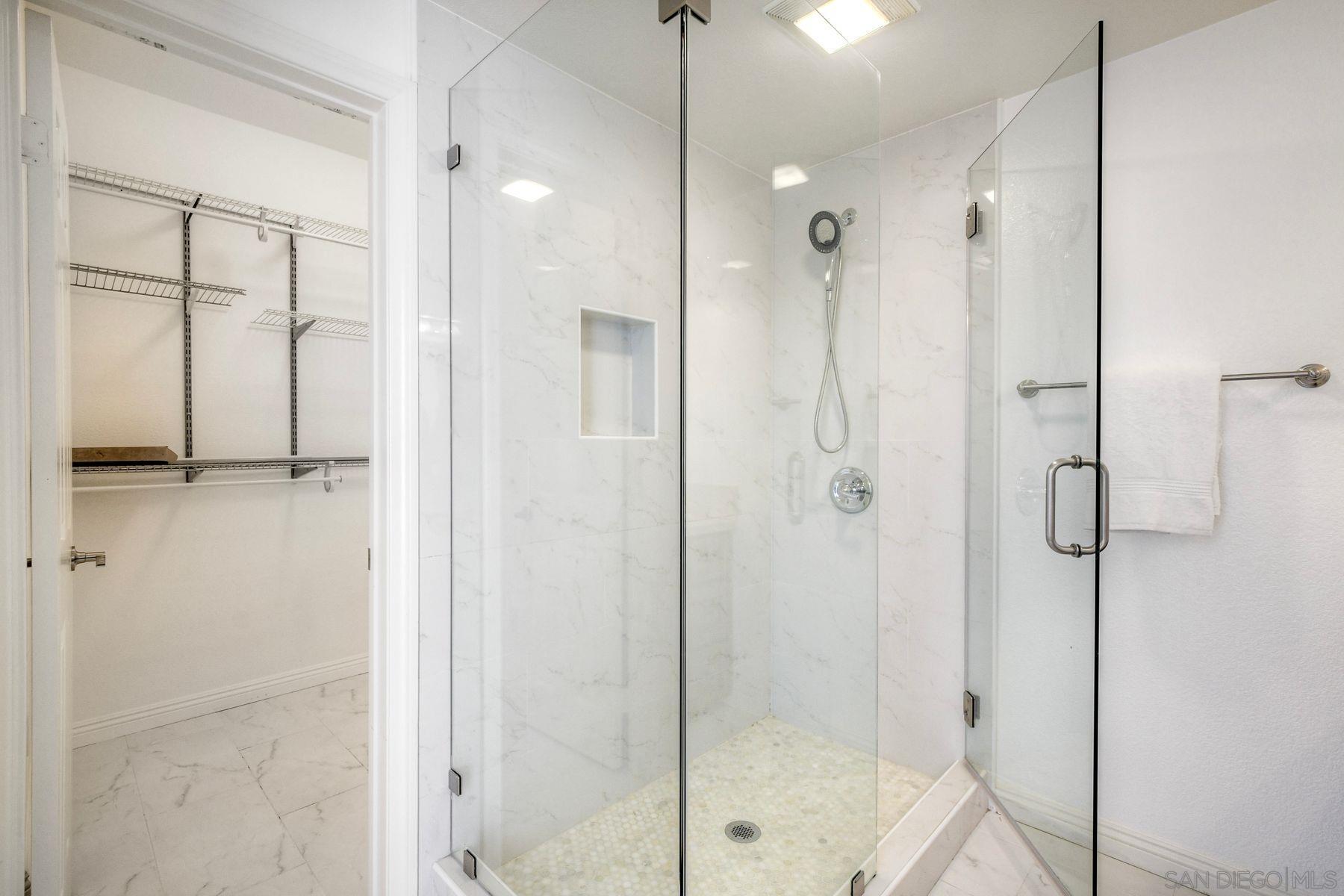 Detail Gallery Image 10 of 26 For 13009  Evening Creek Dr S  #10,  San Diego,  CA 92128 - 2 Beds | 2/1 Baths