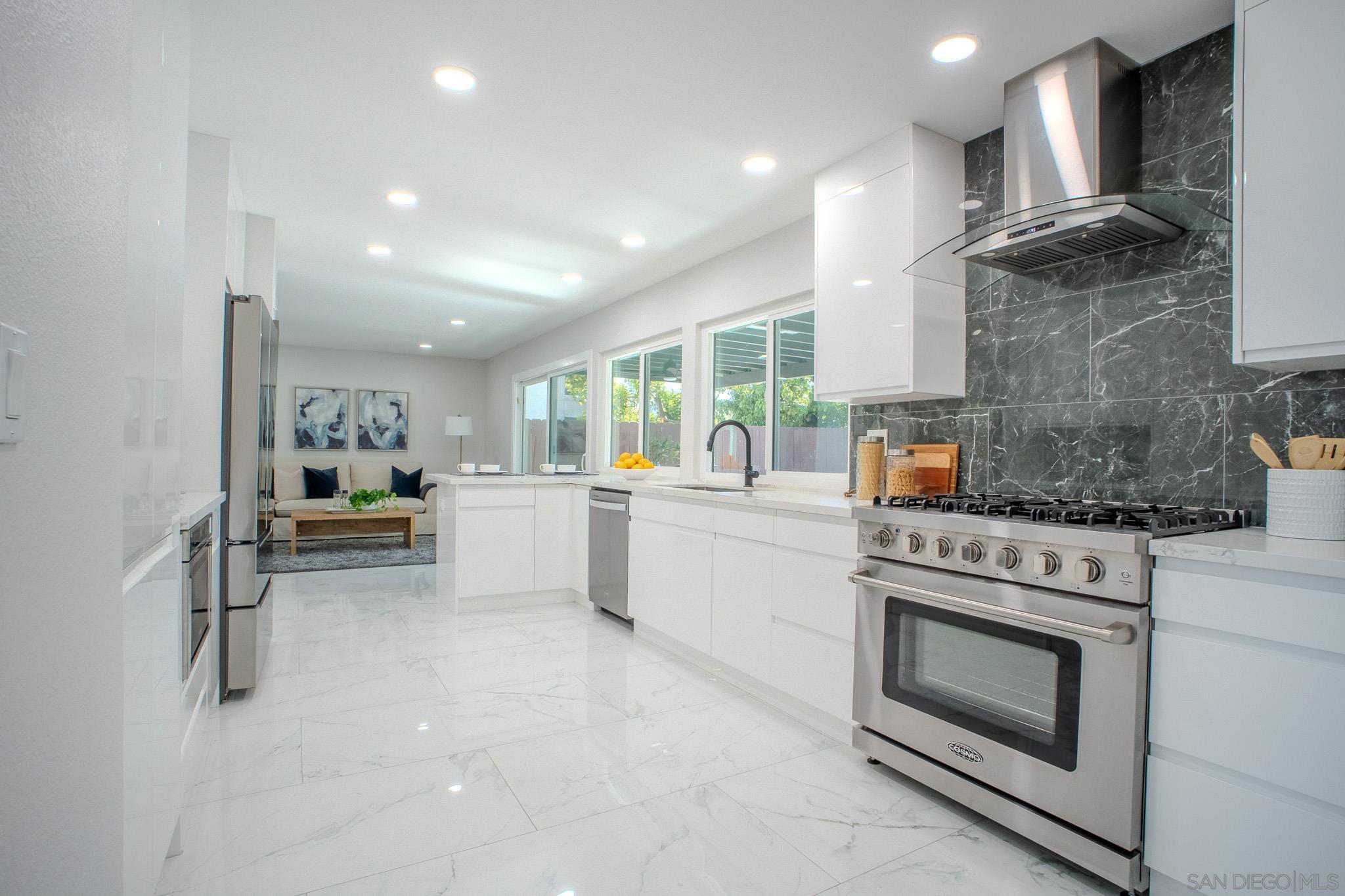 Detail Gallery Image 5 of 28 For 4826  Cannington Dr, San Diego,  CA 92117 - 3 Beds | 2/1 Baths