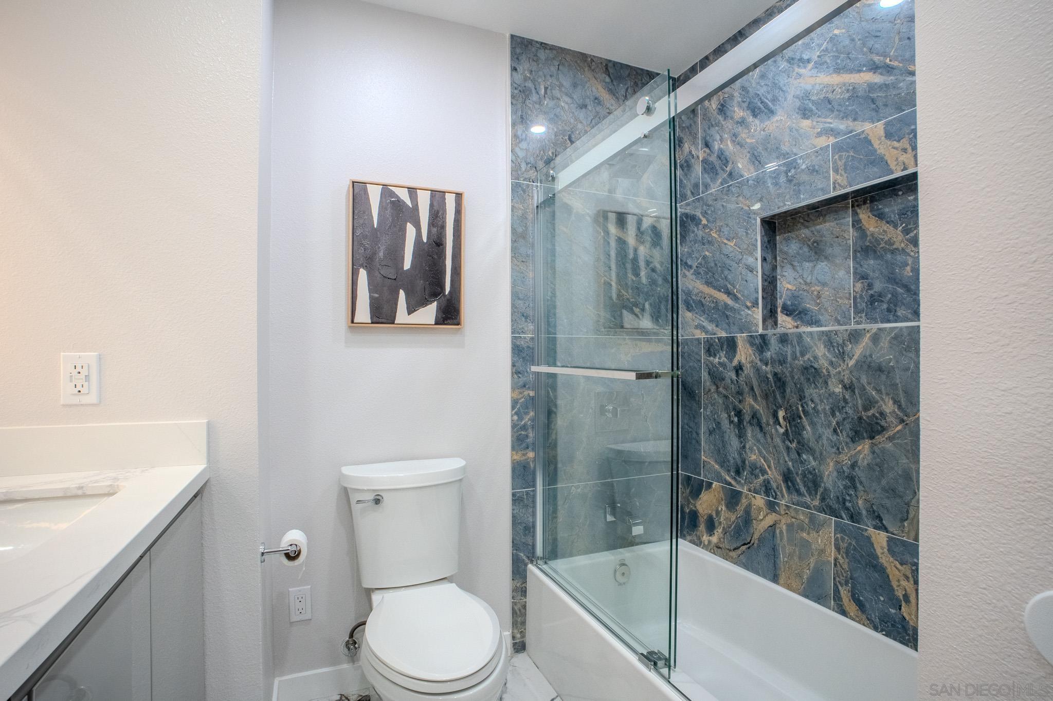 Detail Gallery Image 9 of 22 For 4826  Cannington Dr, San Diego,  CA 92117 - 3 Beds | 2/1 Baths