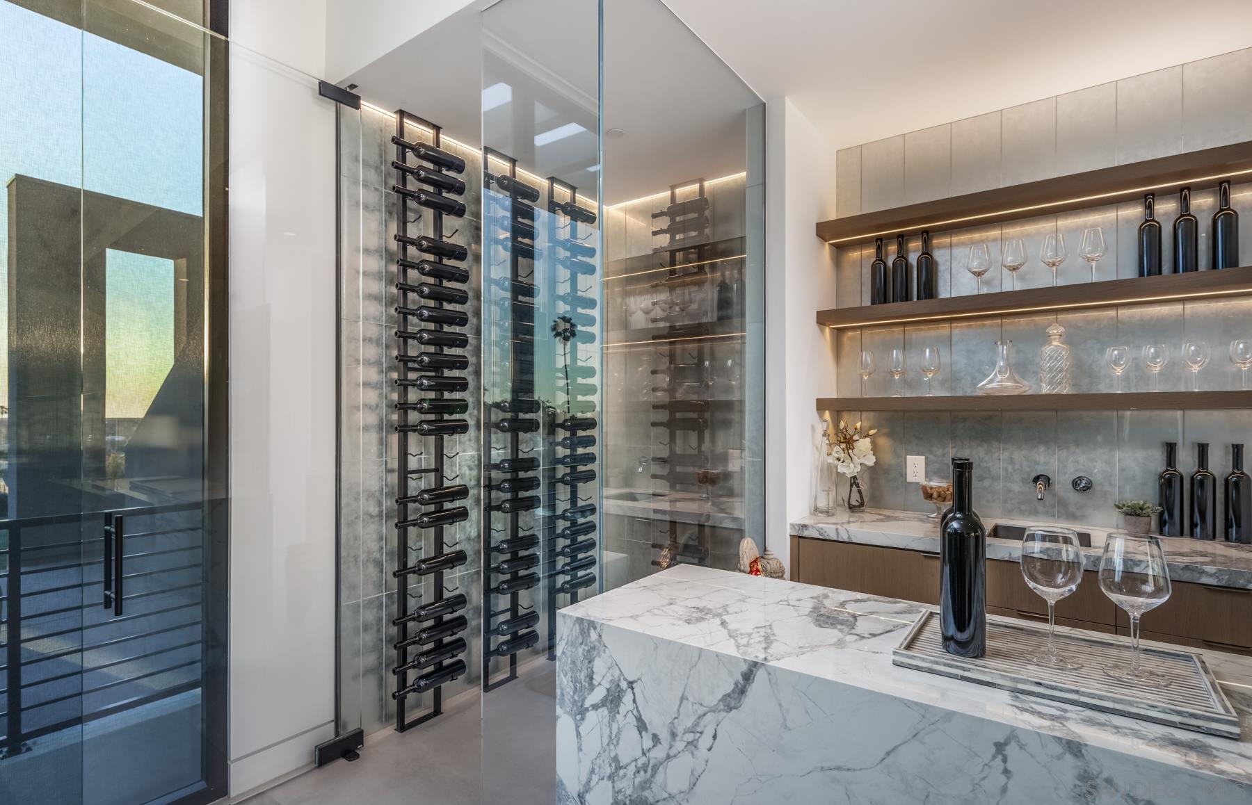 Detail Gallery Image 17 of 47 For 521 S Rios Ave, Solana Beach,  CA 92075 - 7 Beds | 6/4 Baths