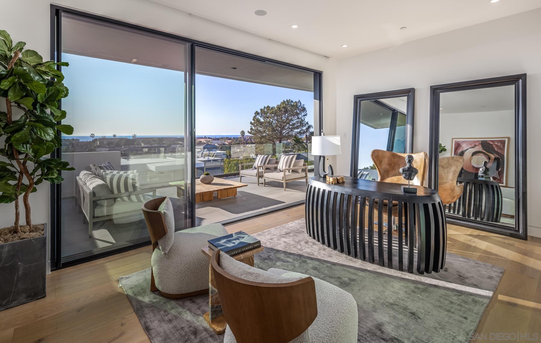 Detail Gallery Image 21 of 47 For 521 S Rios Ave, Solana Beach,  CA 92075 - 7 Beds | 6/4 Baths